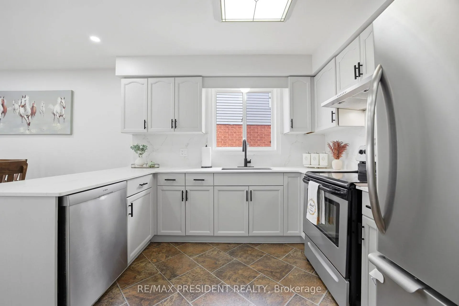 Photo 11 of 199 Bush Clover Crescent, Kitchener — HOMEH