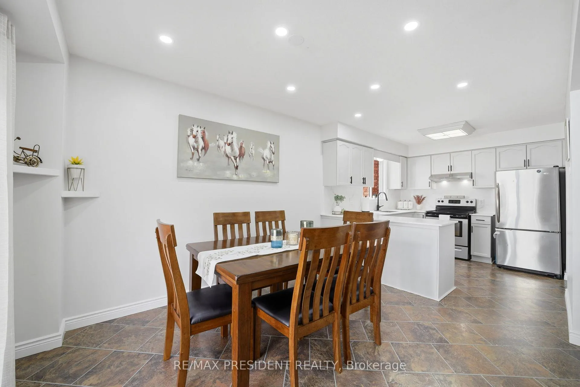 Photo 14 of 199 Bush Clover Crescent, Kitchener — HOMEH