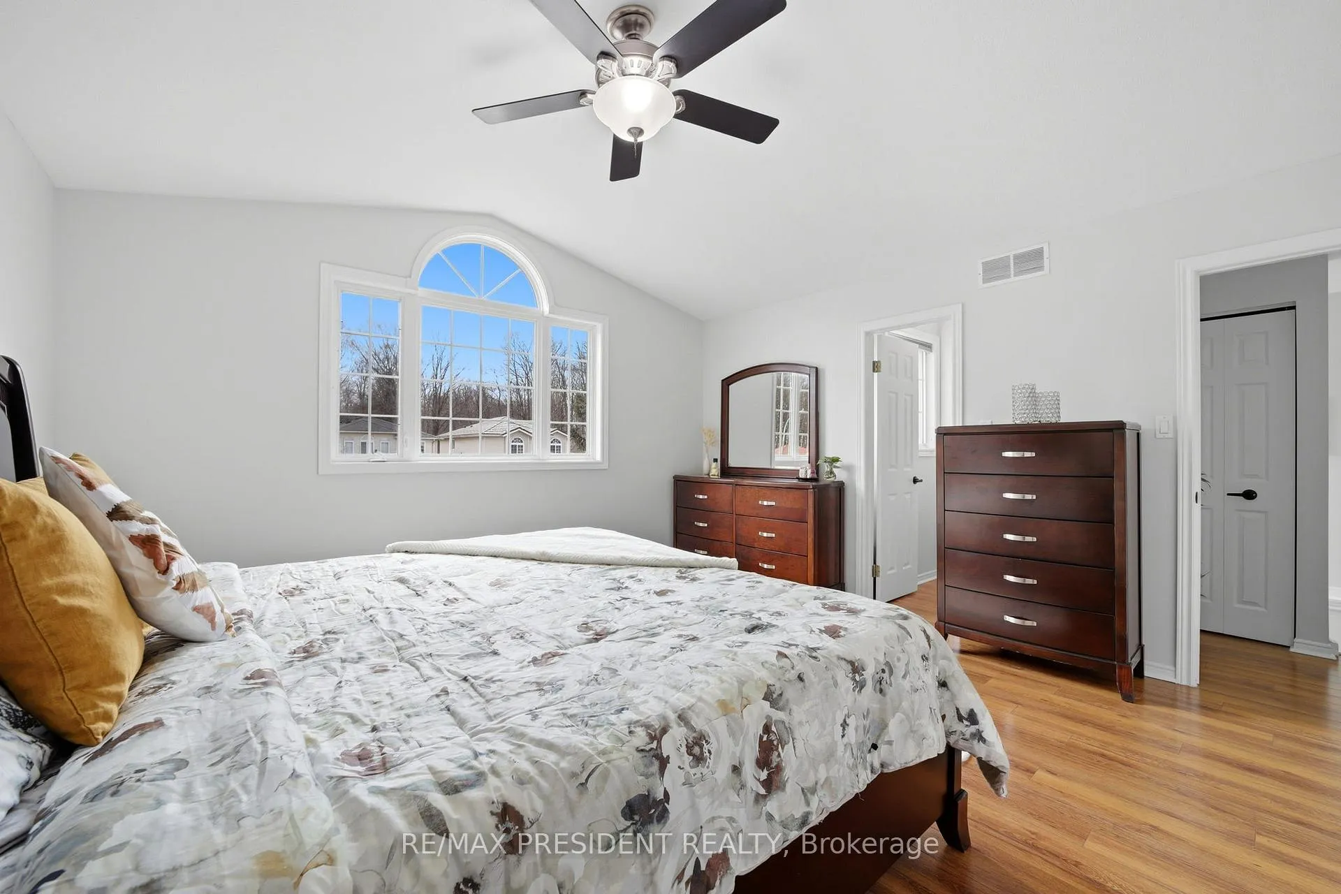 Photo 19 of 199 Bush Clover Crescent, Kitchener — HOMEH