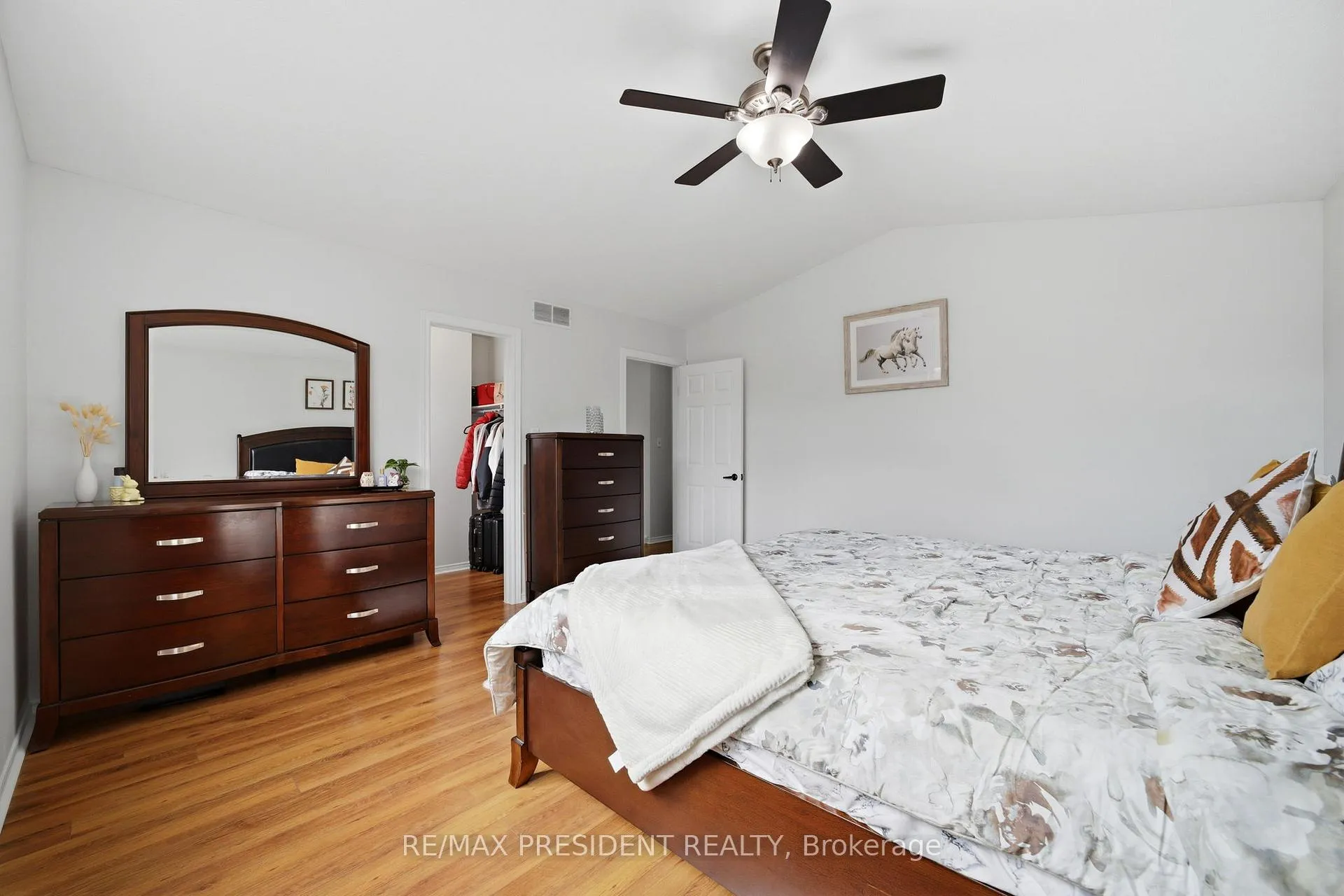 Photo 20 of 199 Bush Clover Crescent, Kitchener — HOMEH