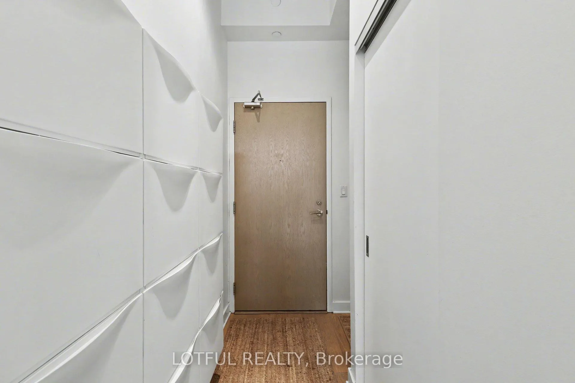 Photo 4 of Unit 201, 224 Lyon Street N, Ottawa, Ottawa Centre — HOMEH