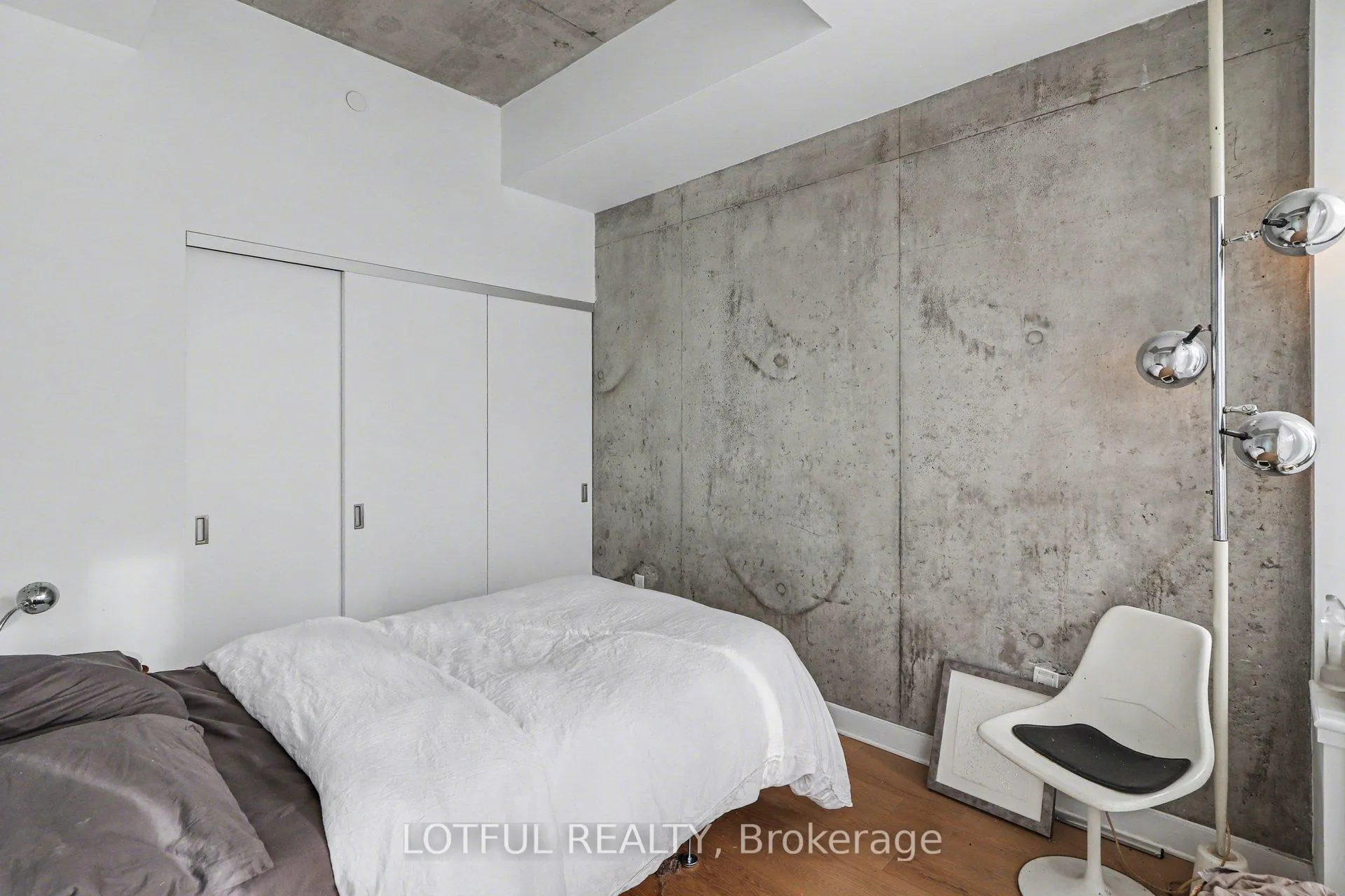 Photo 5 of Unit 201, 224 Lyon Street N, Ottawa, Ottawa Centre — HOMEH