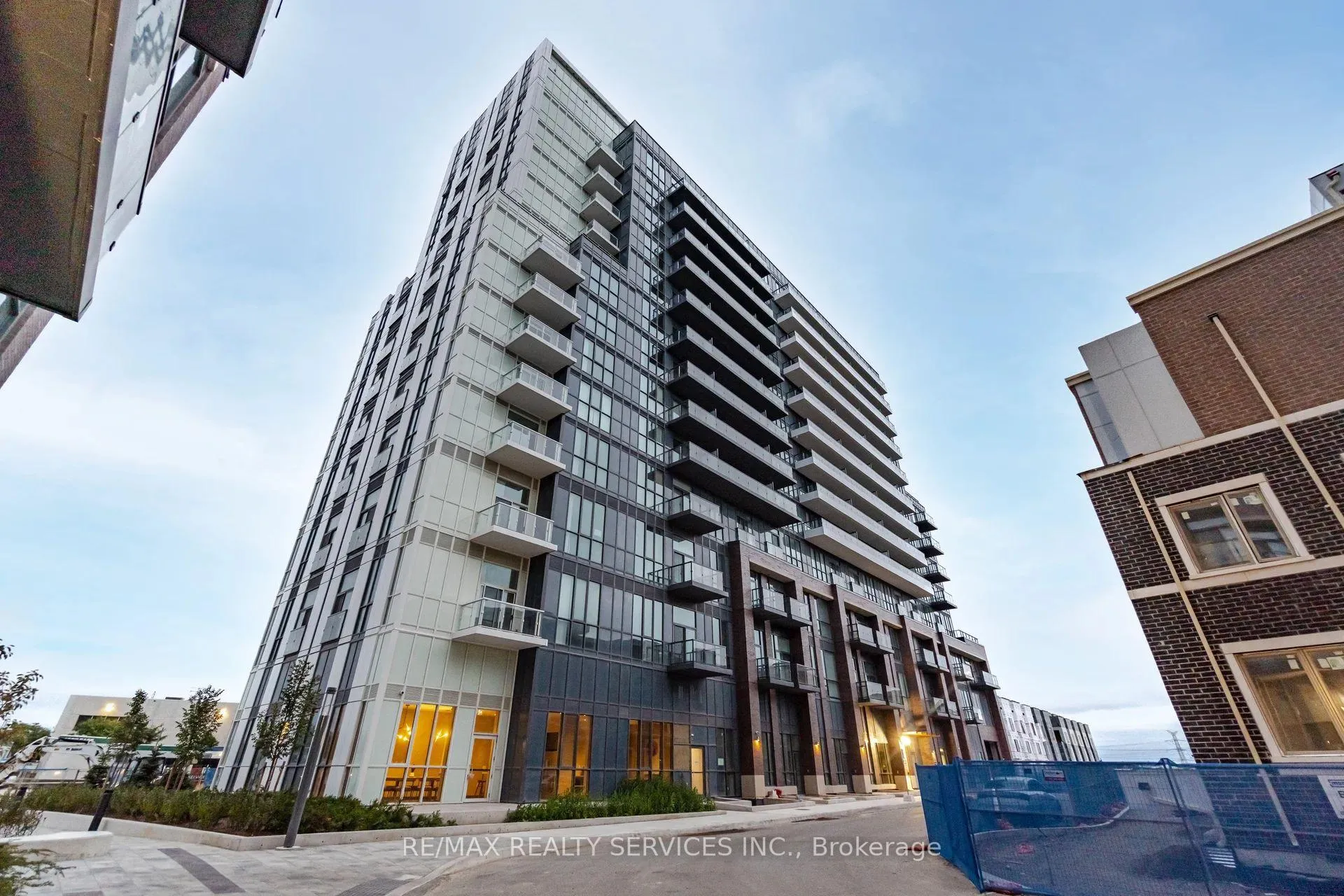 Photo 1 of Unit 1007, 60 Honeycrisp Crescent, Vaughan, Vaughan Corporate Centre — HOMEH