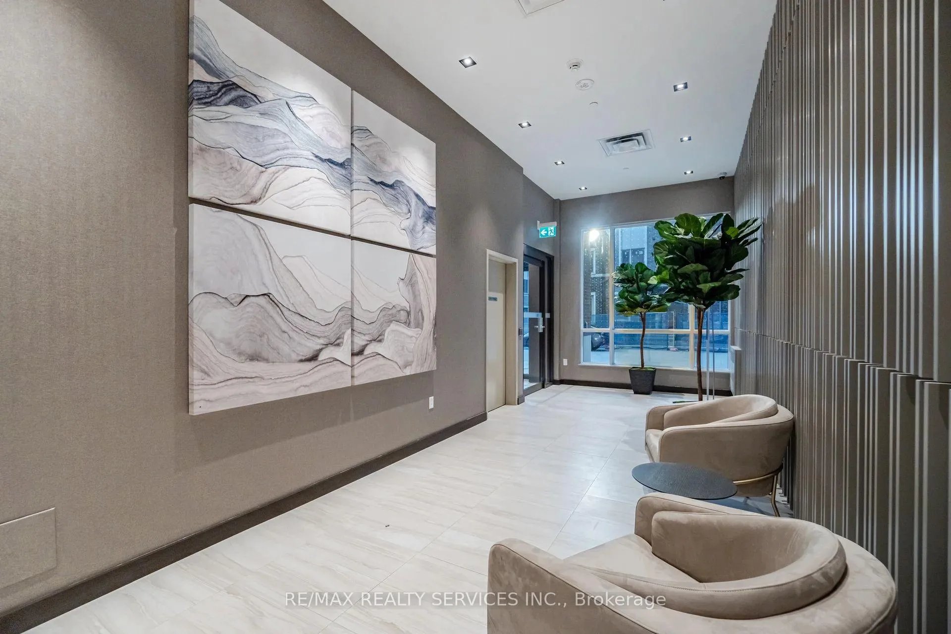 Photo 3 of Unit 1007, 60 Honeycrisp Crescent, Vaughan, Vaughan Corporate Centre — HOMEH
