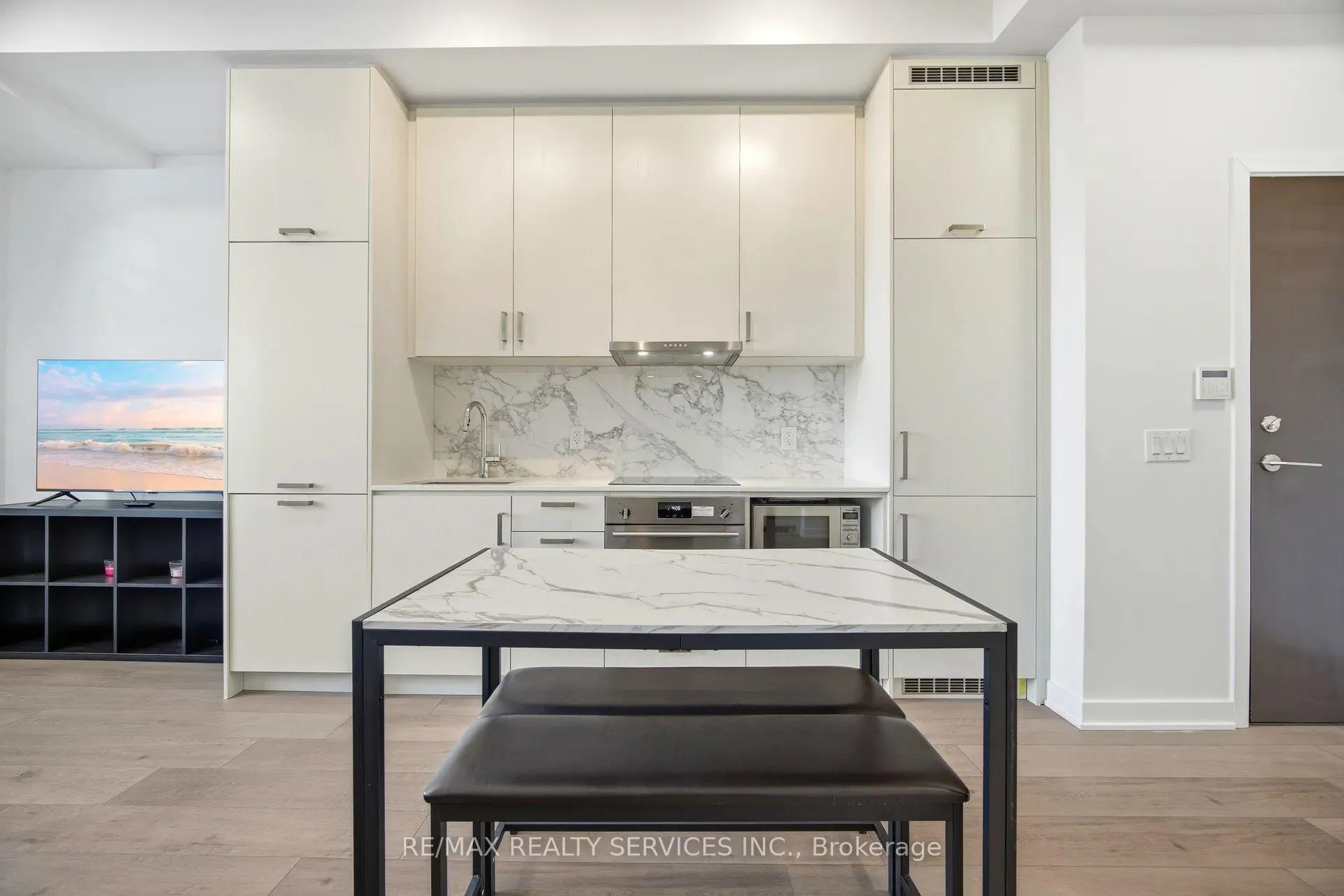 Photo 10 of Unit 1007, 60 Honeycrisp Crescent, Vaughan, Vaughan Corporate Centre — HOMEH