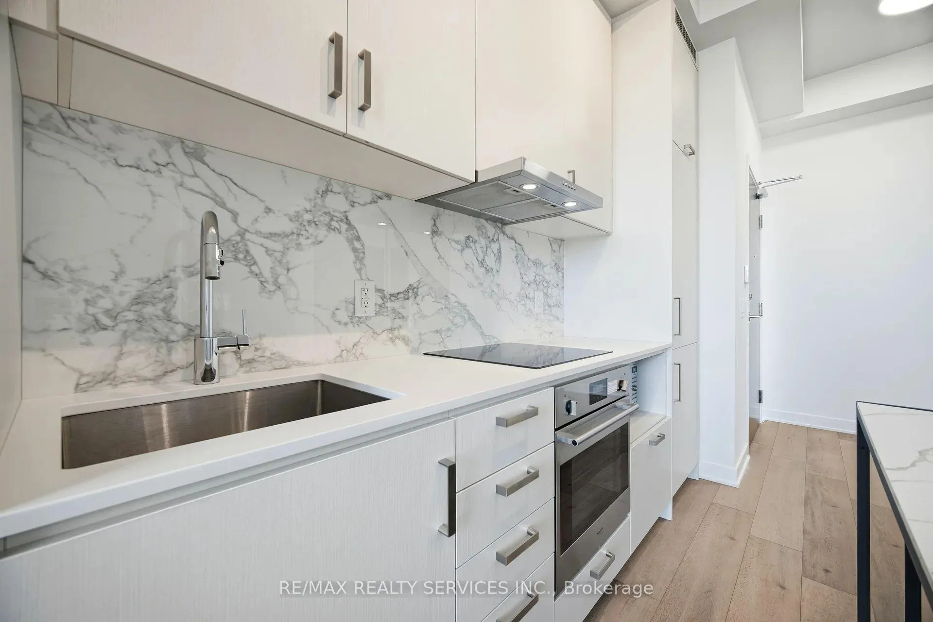 Photo 13 of Unit 1007, 60 Honeycrisp Crescent, Vaughan, Vaughan Corporate Centre — HOMEH
