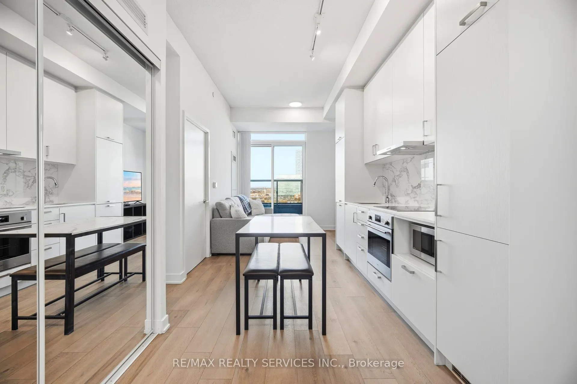 Photo 15 of Unit 1007, 60 Honeycrisp Crescent, Vaughan, Vaughan Corporate Centre — HOMEH