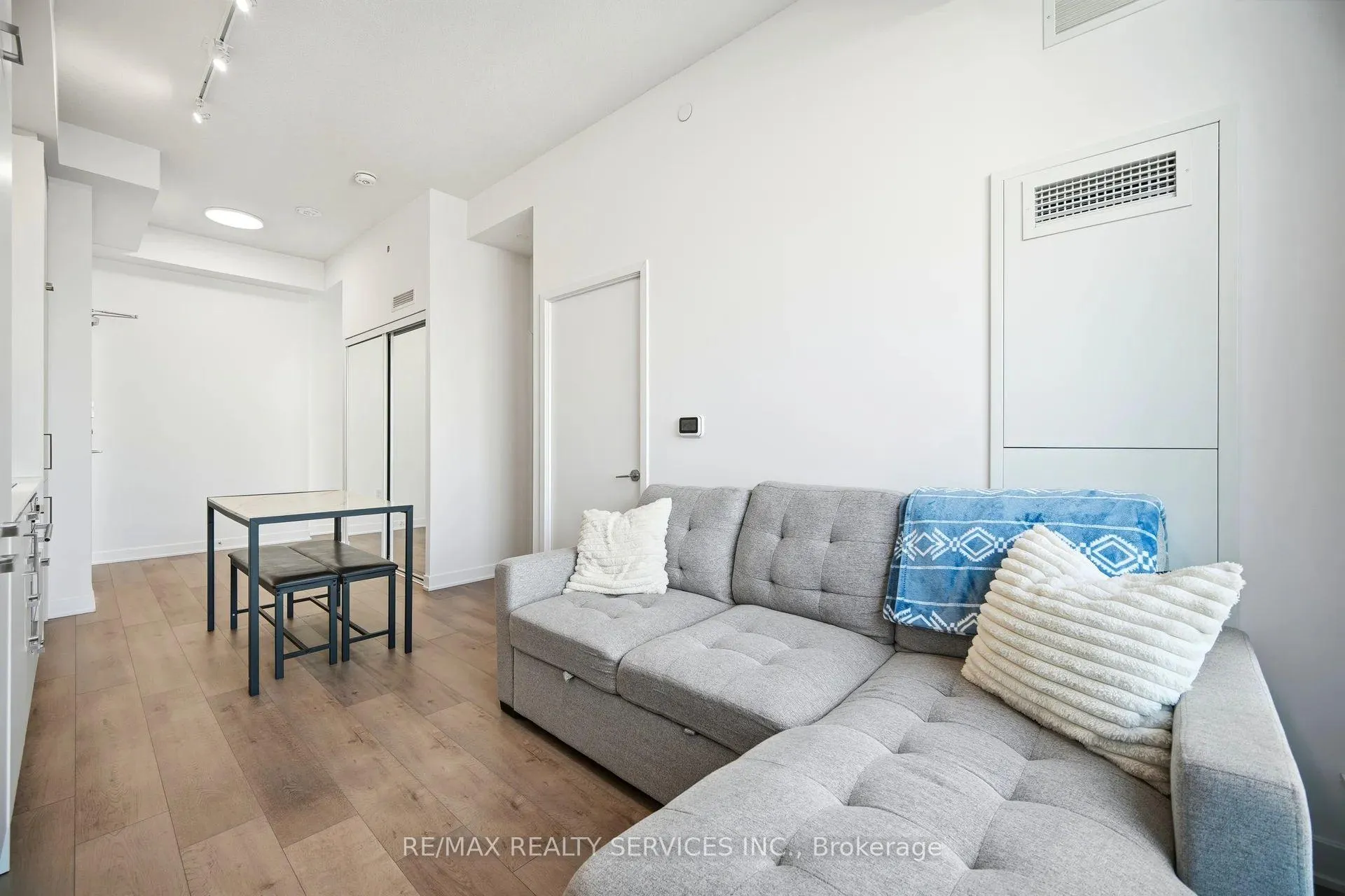 Photo 16 of Unit 1007, 60 Honeycrisp Crescent, Vaughan, Vaughan Corporate Centre — HOMEH