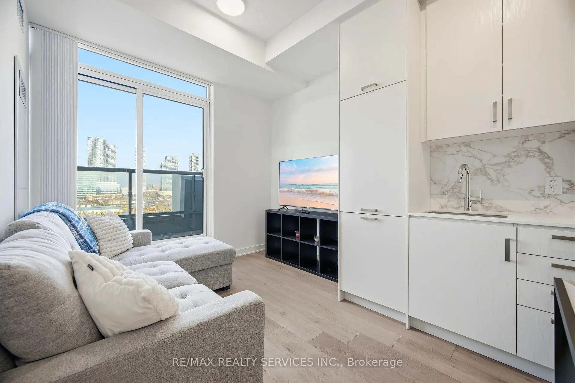 Photo 18 of Unit 1007, 60 Honeycrisp Crescent, Vaughan, Vaughan Corporate Centre — HOMEH