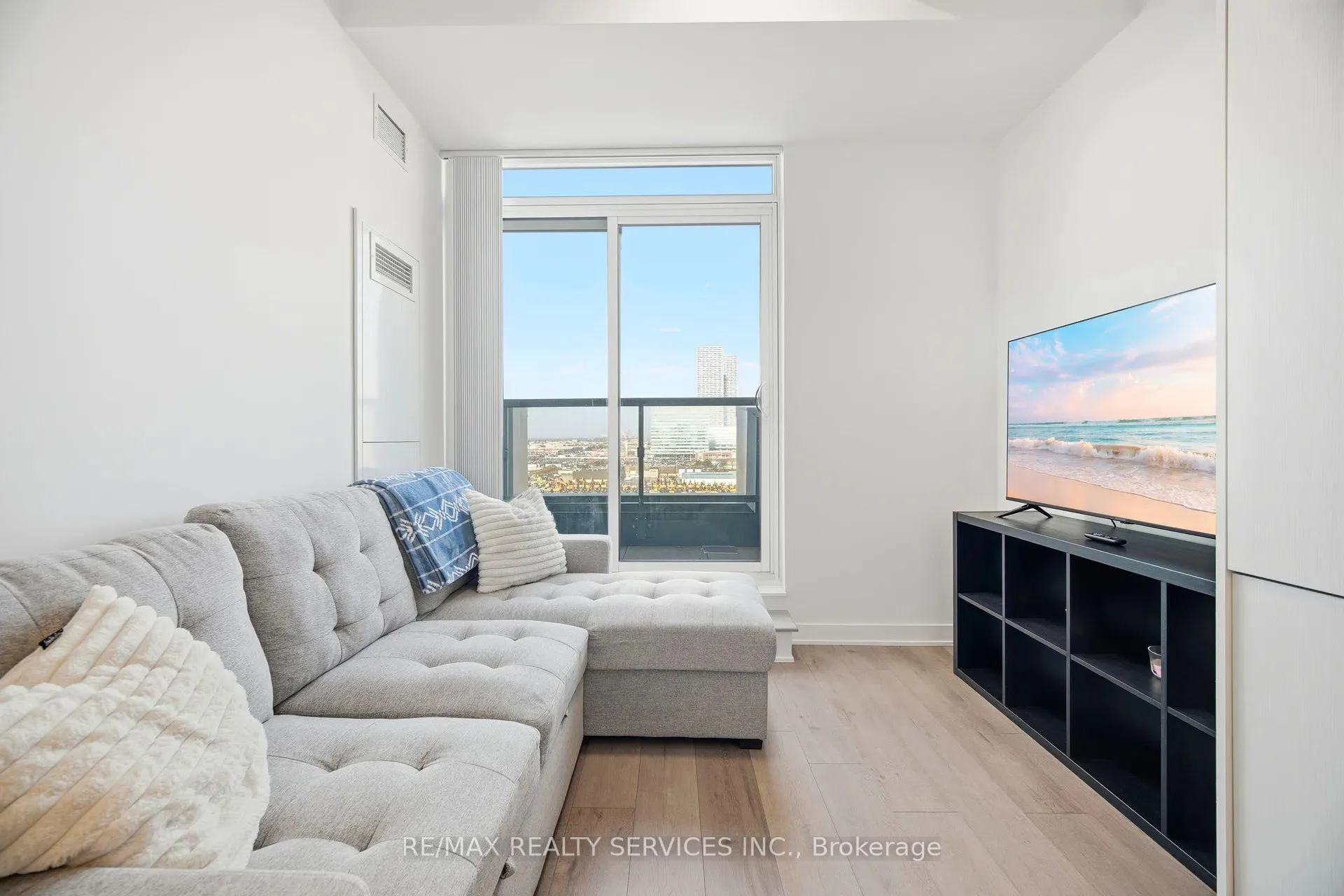 Photo 19 of Unit 1007, 60 Honeycrisp Crescent, Vaughan, Vaughan Corporate Centre — HOMEH
