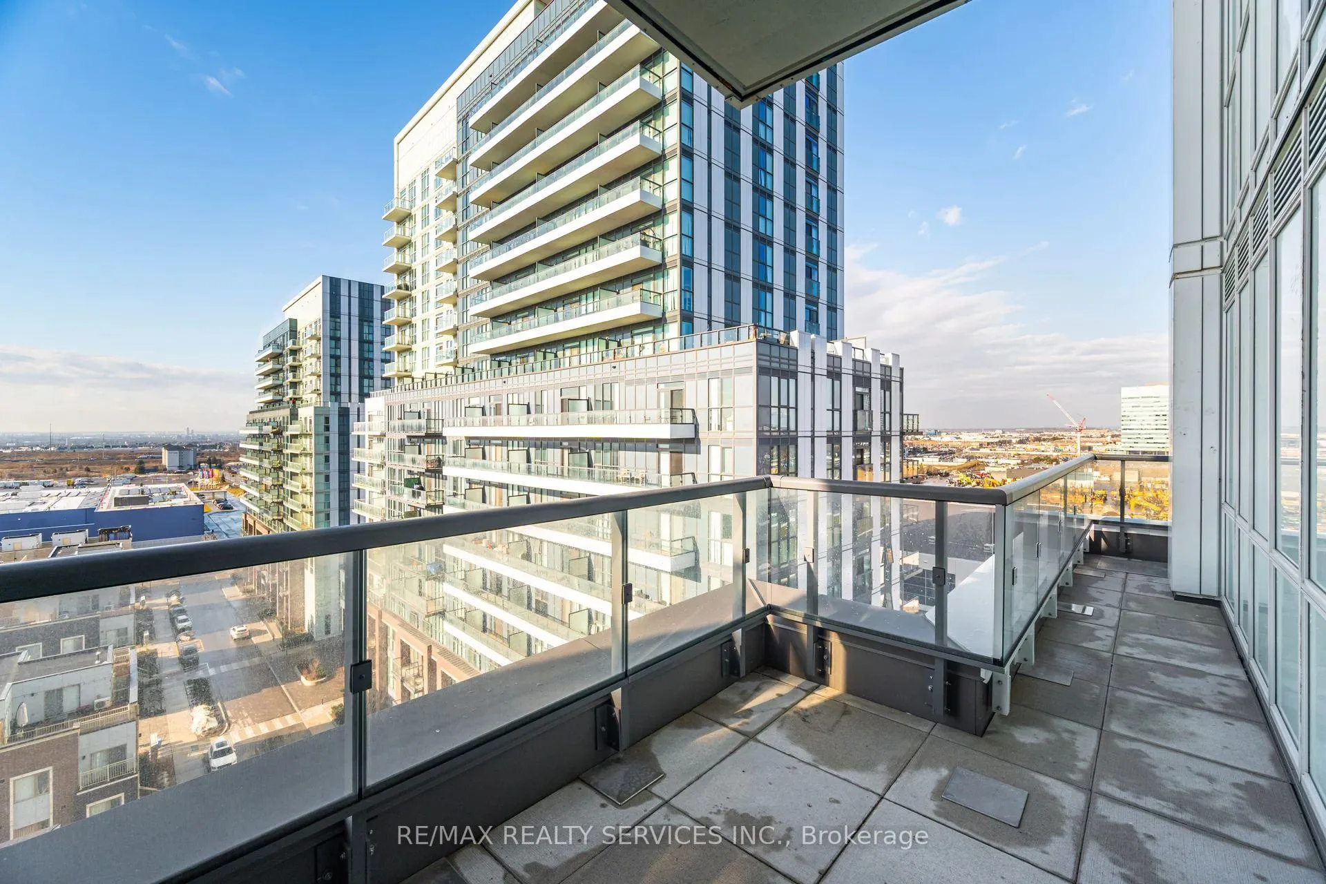 Photo 28 of Unit 1007, 60 Honeycrisp Crescent, Vaughan, Vaughan Corporate Centre — HOMEH