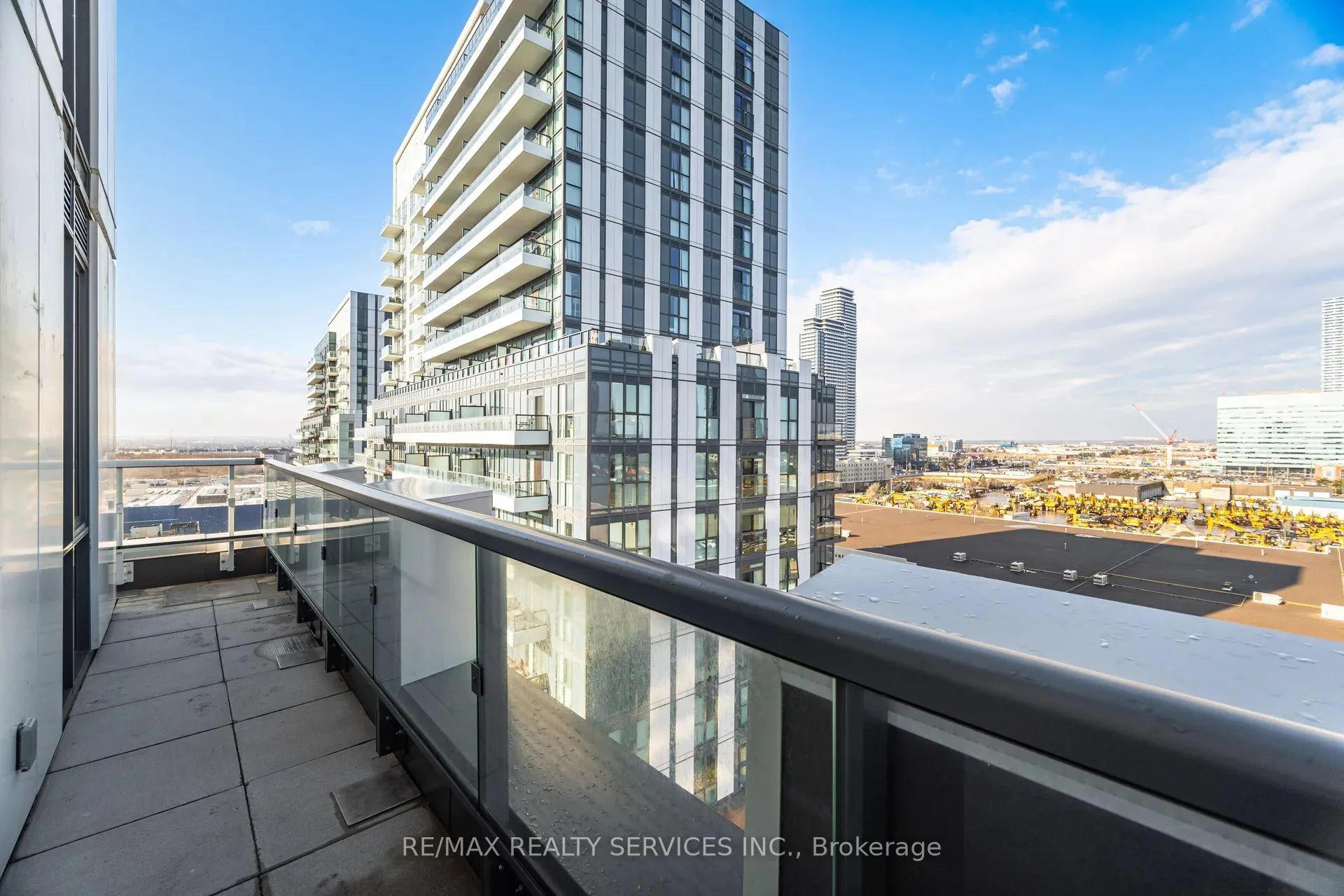 Photo 32 of Unit 1007, 60 Honeycrisp Crescent, Vaughan, Vaughan Corporate Centre — HOMEH