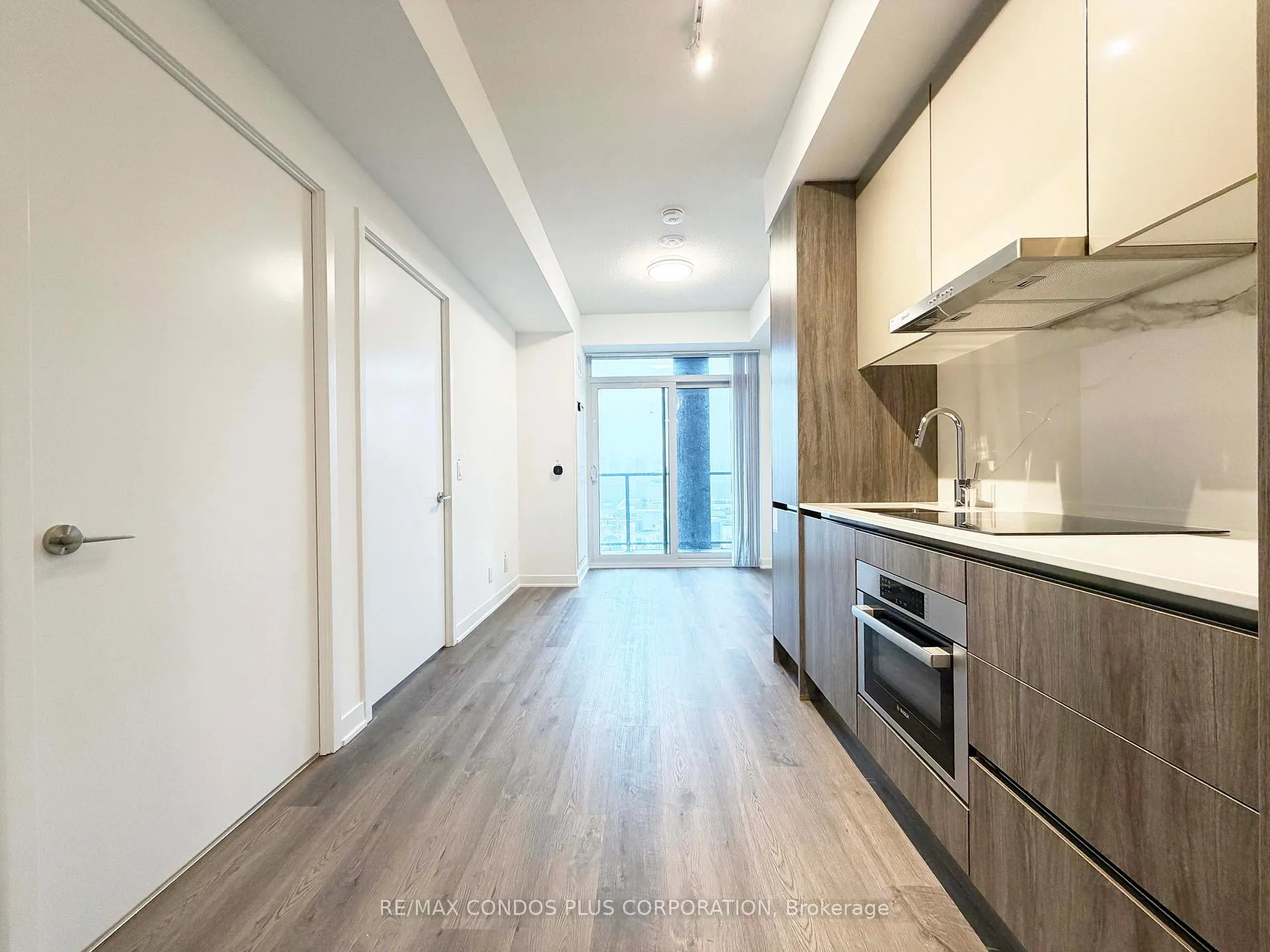 Photo 2 of Unit 2215, 180 Front Street E, Toronto, Moss Park — HOMEH