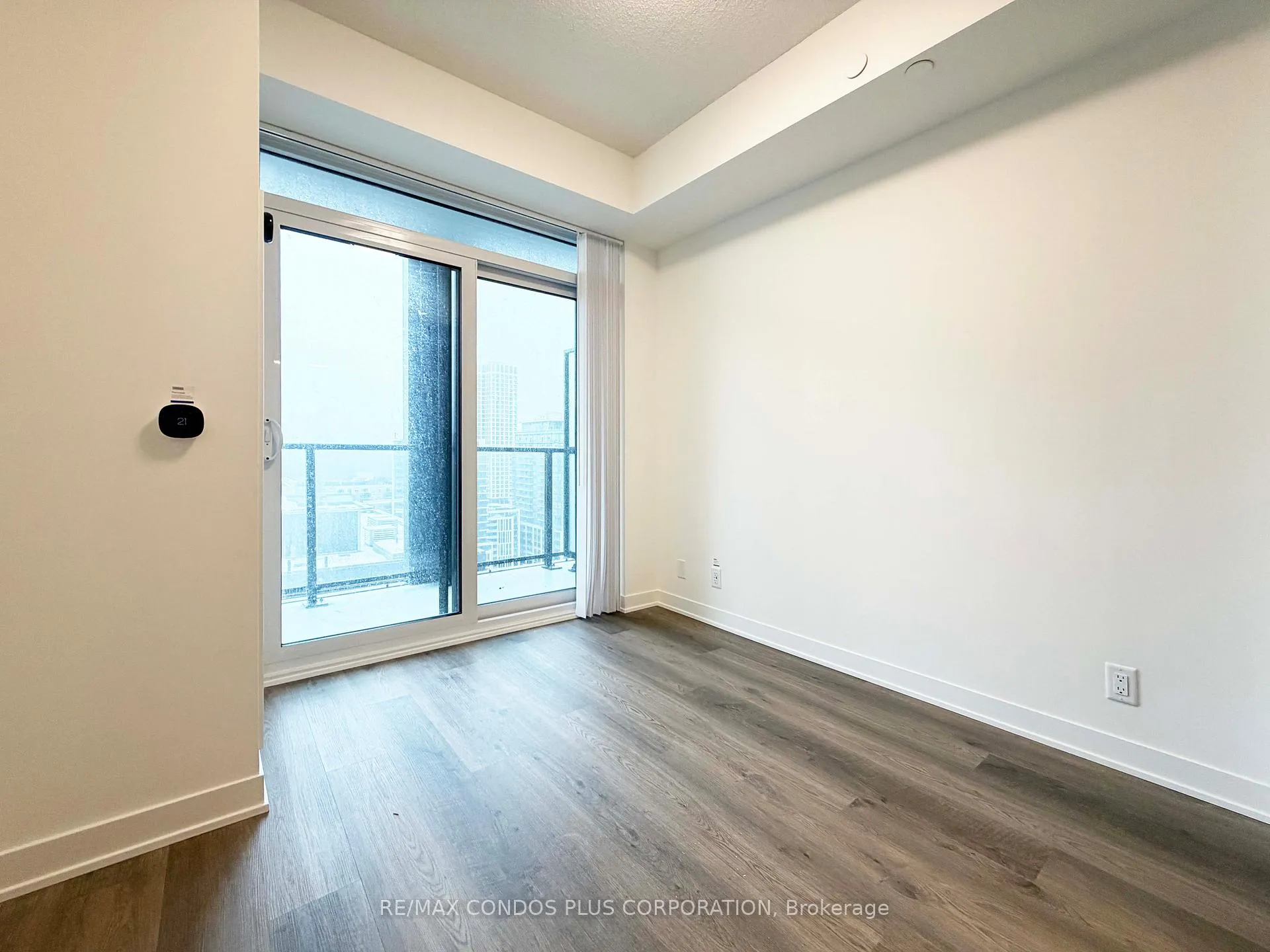 Photo 5 of Unit 2215, 180 Front Street E, Toronto, Moss Park — HOMEH