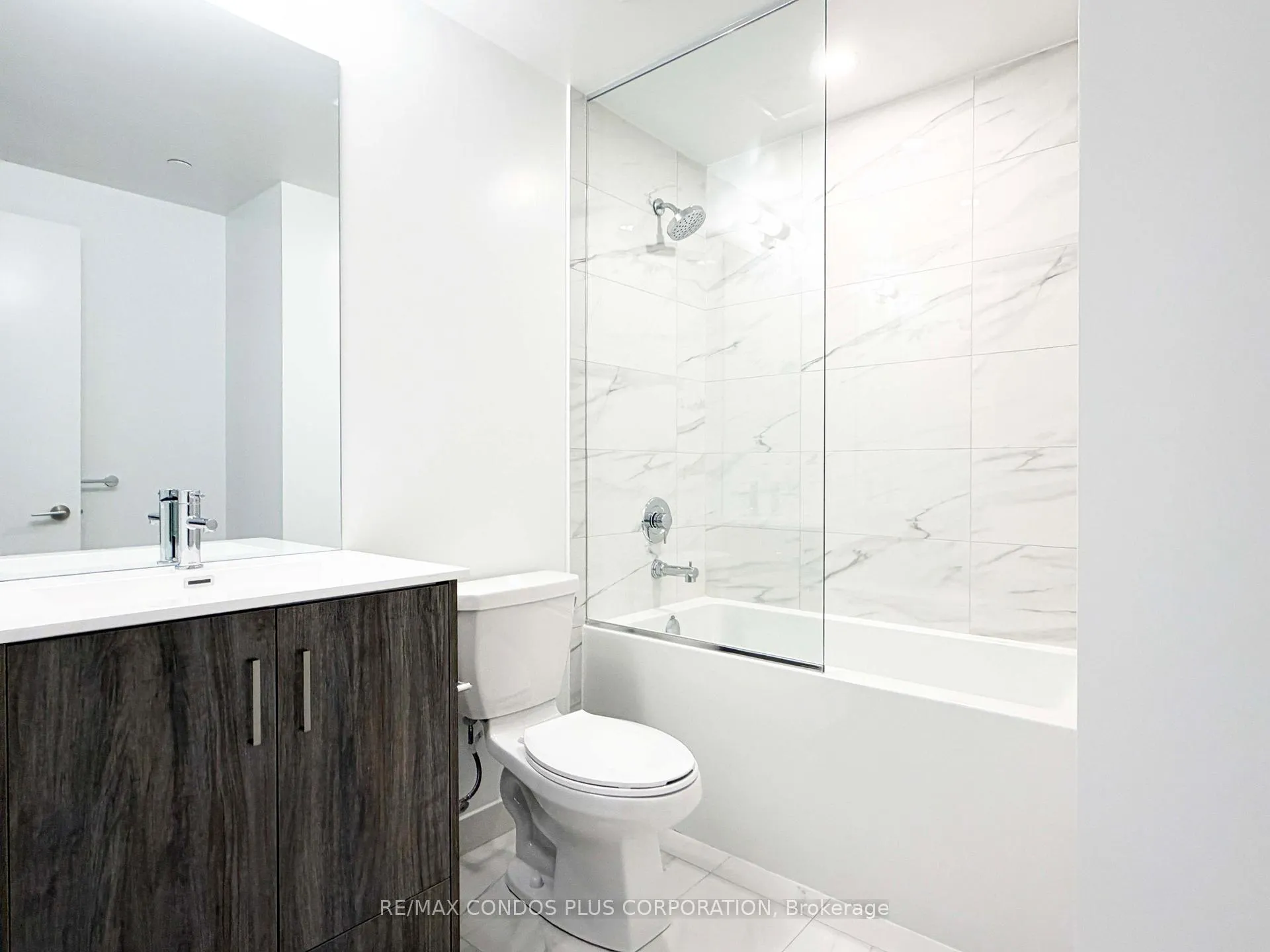 Photo 12 of Unit 2215, 180 Front Street E, Toronto, Moss Park — HOMEH