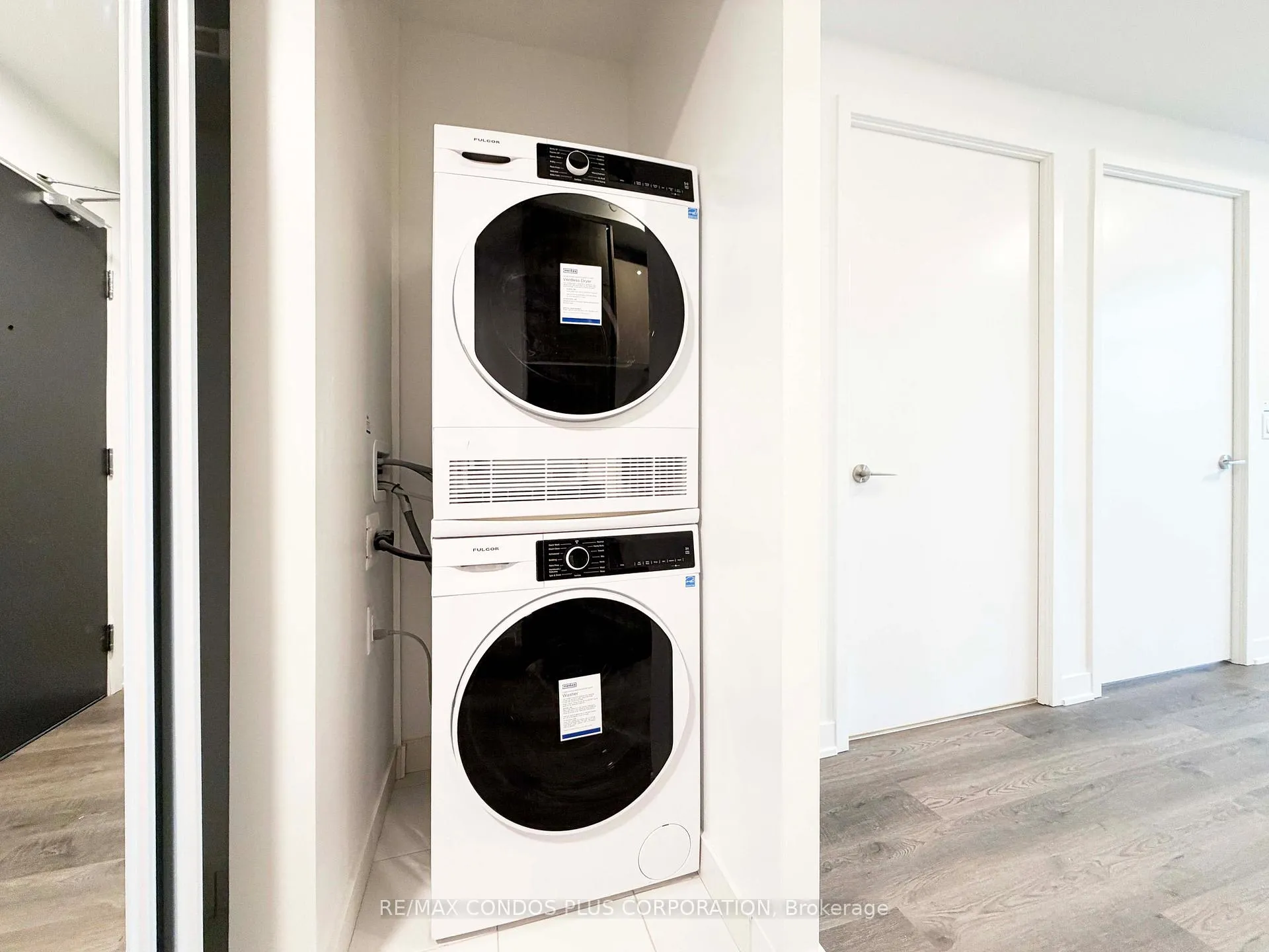 Photo 13 of Unit 2215, 180 Front Street E, Toronto, Moss Park — HOMEH