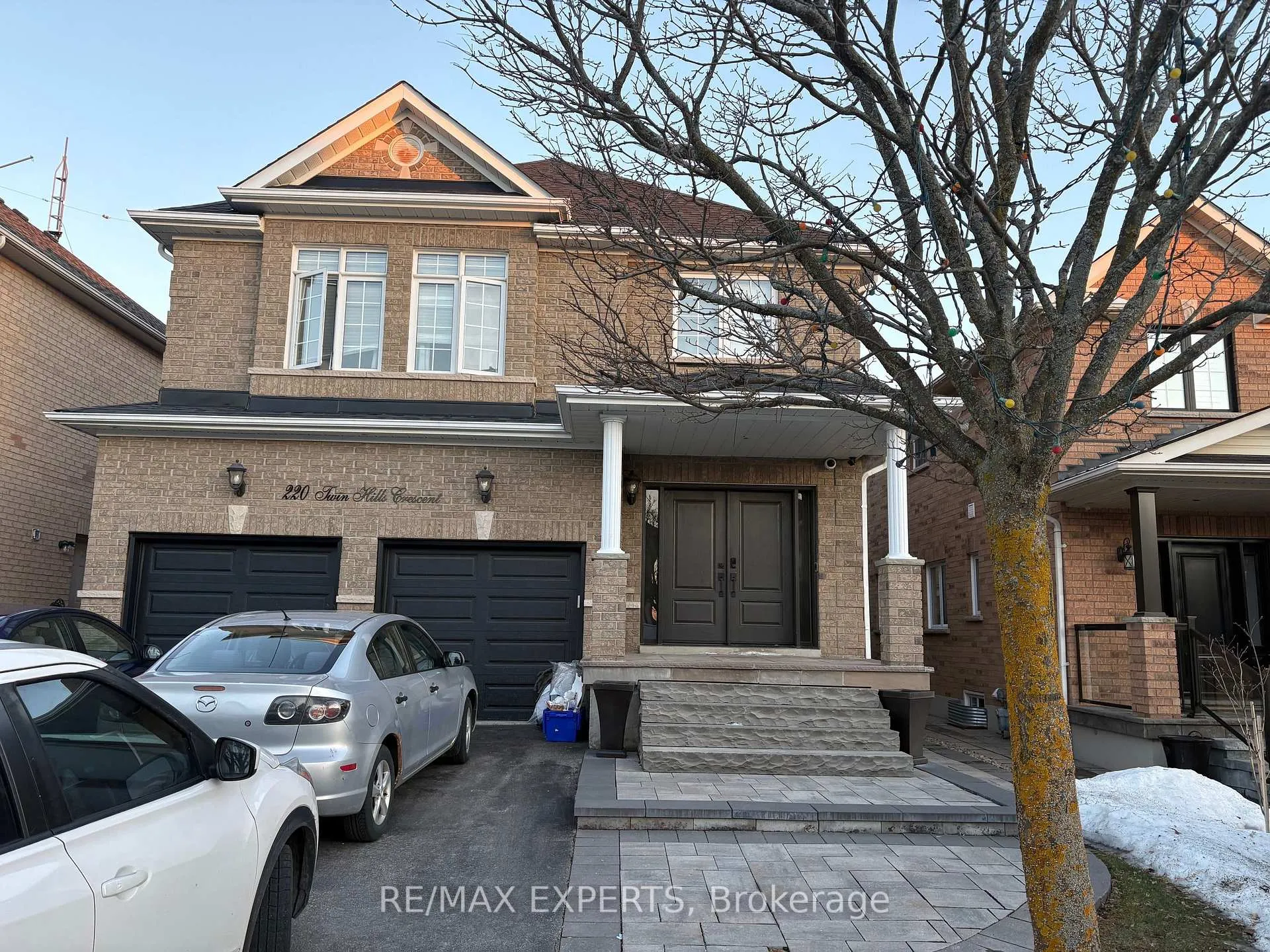 Front of 220 Twin Hills Crescent