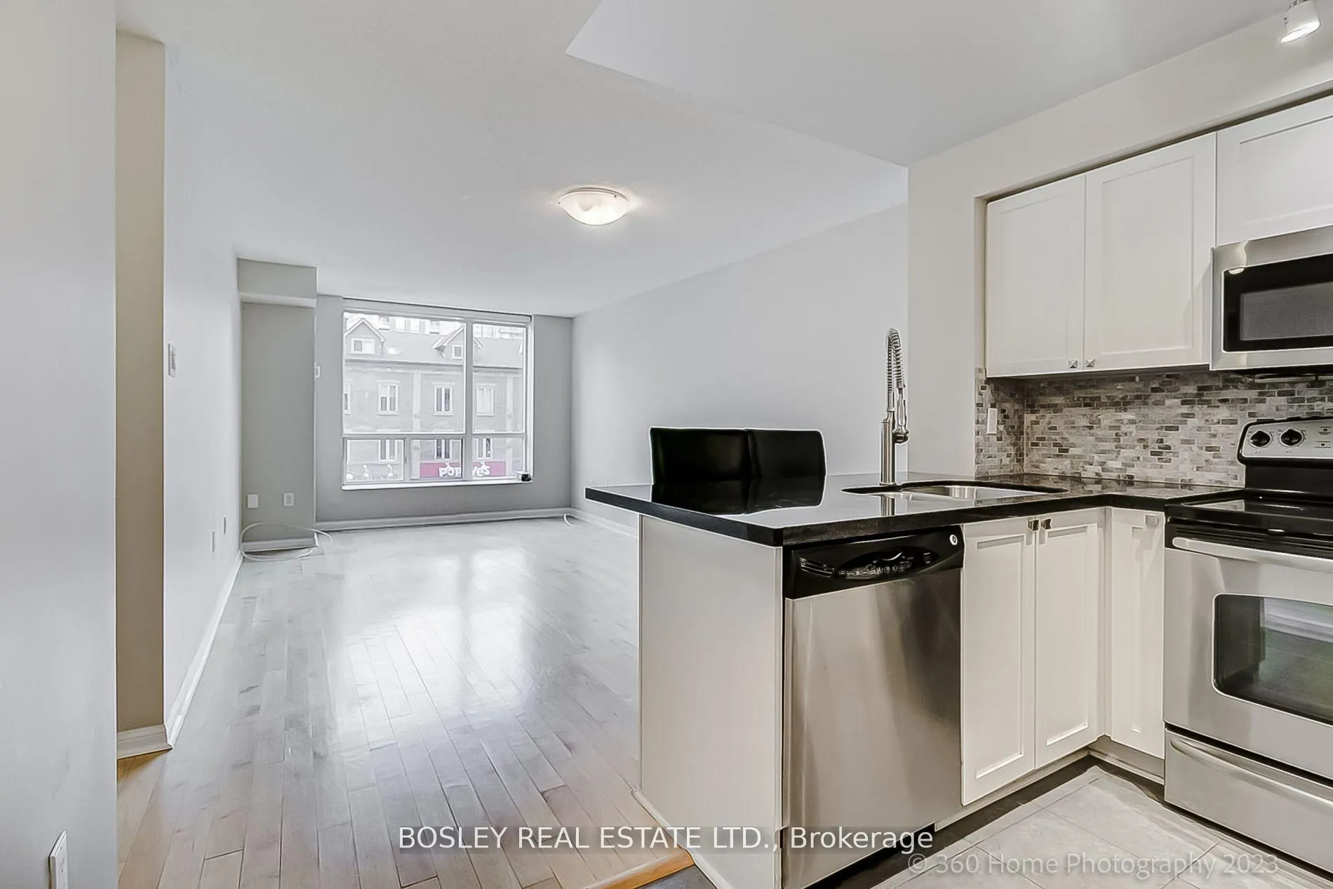 Photo 3 of Unit 301, 109 Front Street E, Toronto, Waterfront Communities — HOMEH