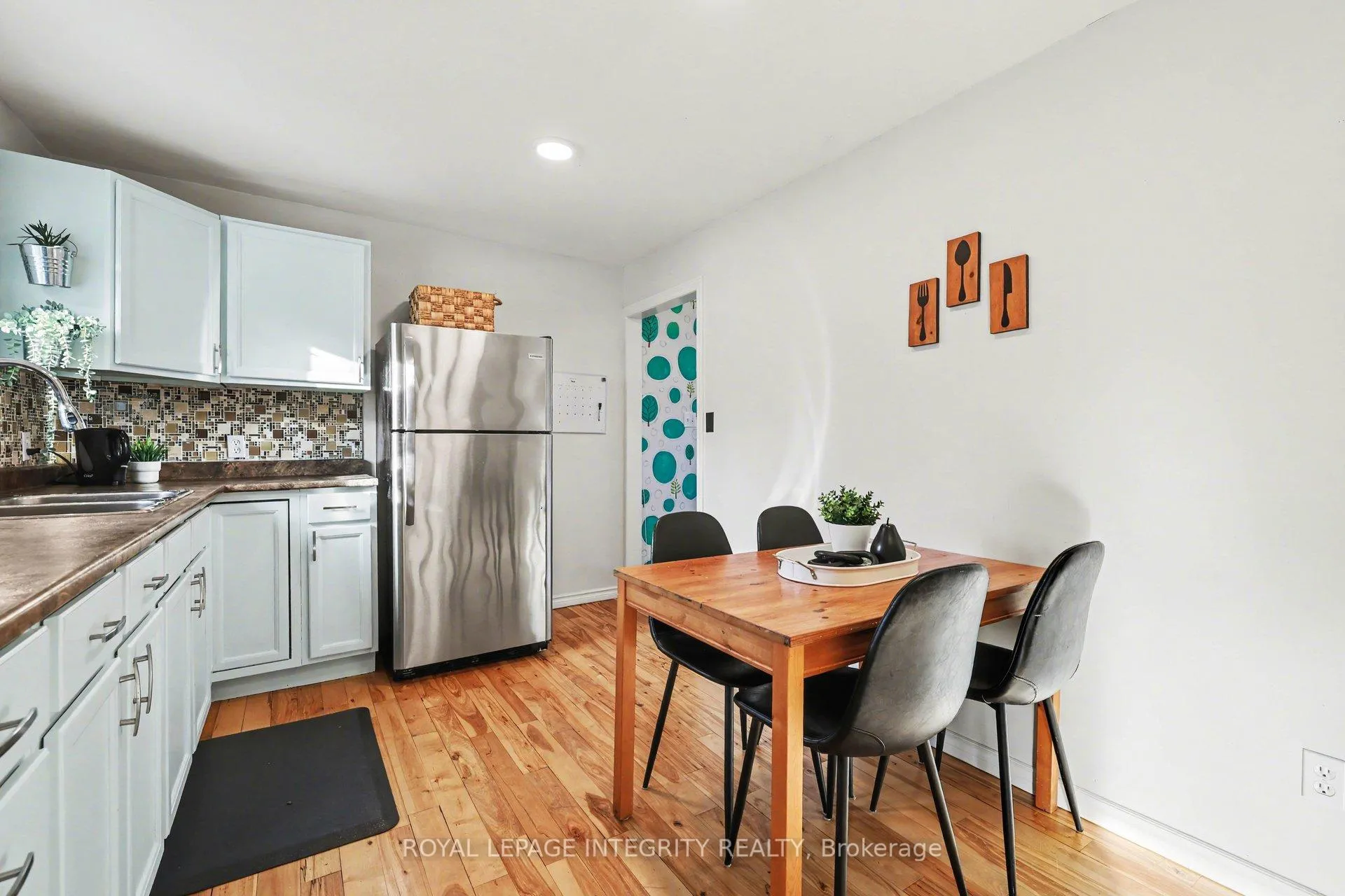 Photo 10 of 35 Robinson Street, Perth — HOMEH