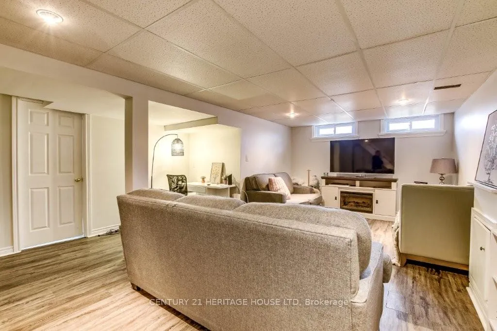 Photo 16 of 1 Massey Drive, St. Thomas — HOMEH