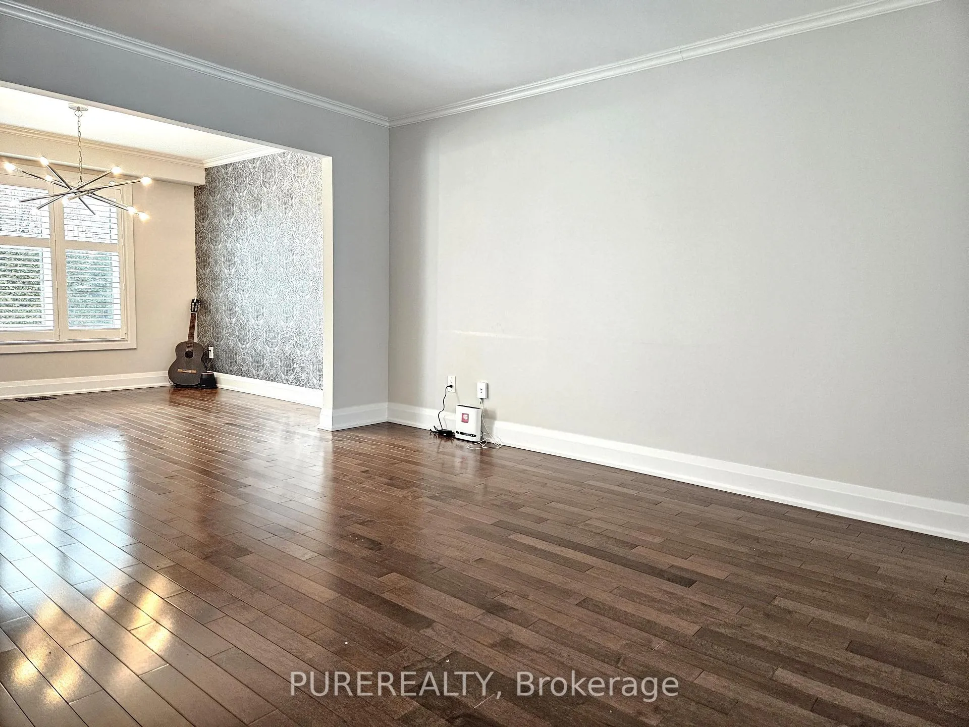 Photo 3 of 2 Aquasanta Crescent, Hamilton, Ryckmans — HOMEH