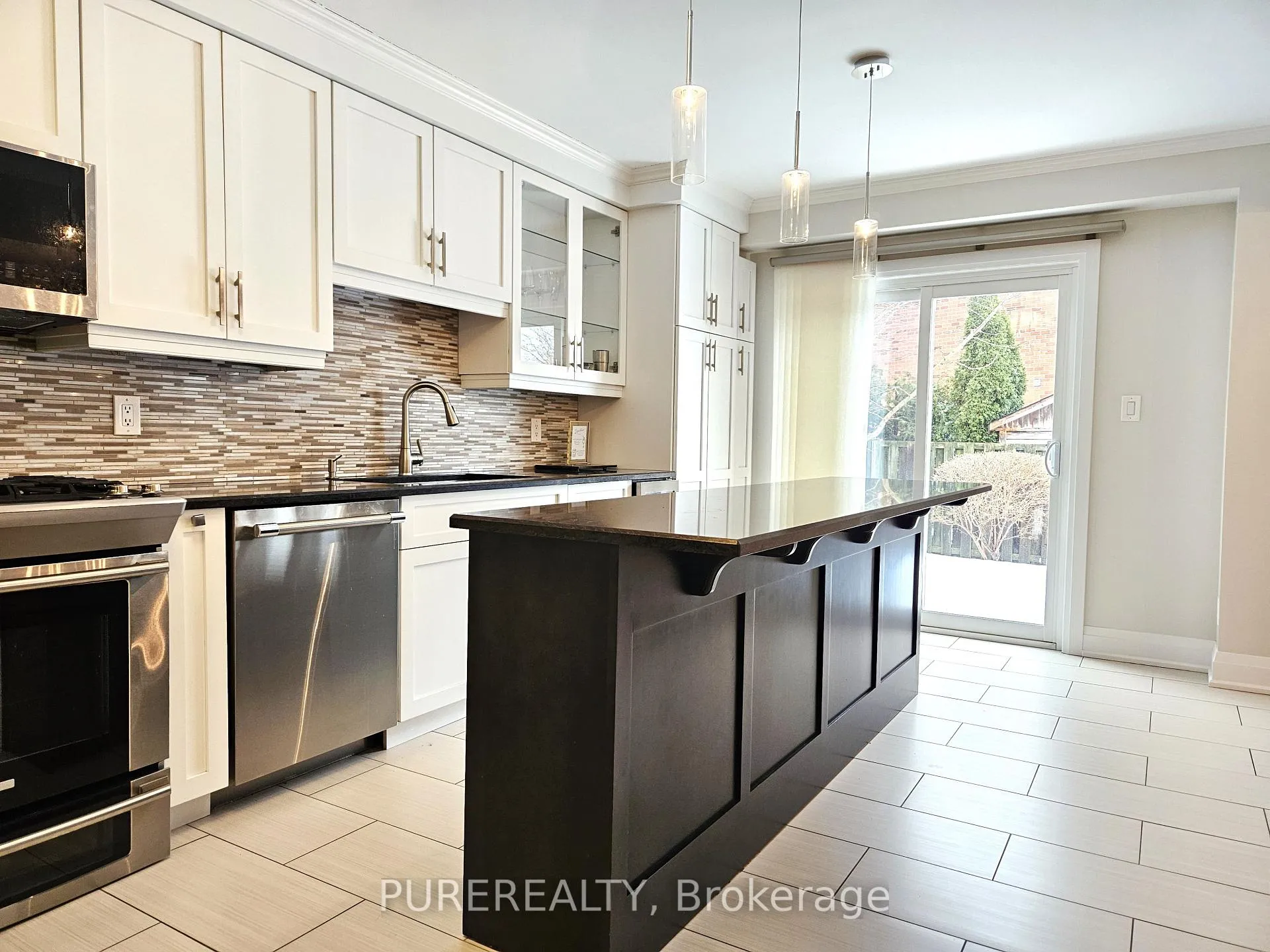 Photo 9 of 2 Aquasanta Crescent, Hamilton, Ryckmans — HOMEH