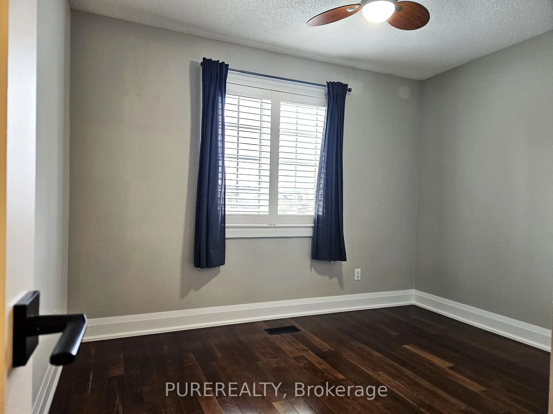 Photo 11 of 2 Aquasanta Crescent, Hamilton, Ryckmans — HOMEH