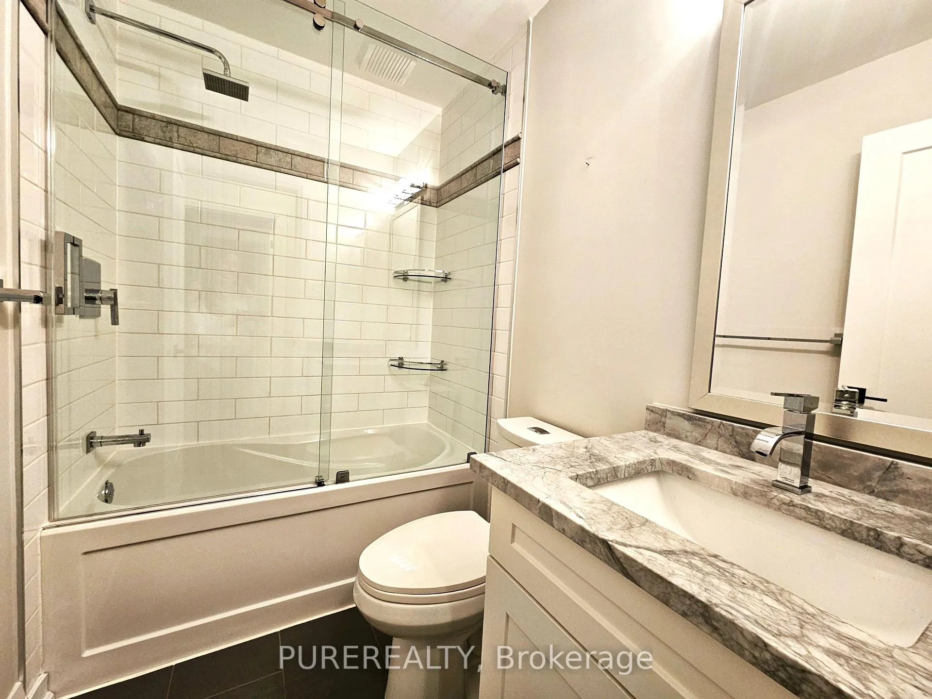 Photo 13 of 2 Aquasanta Crescent, Hamilton, Ryckmans — HOMEH