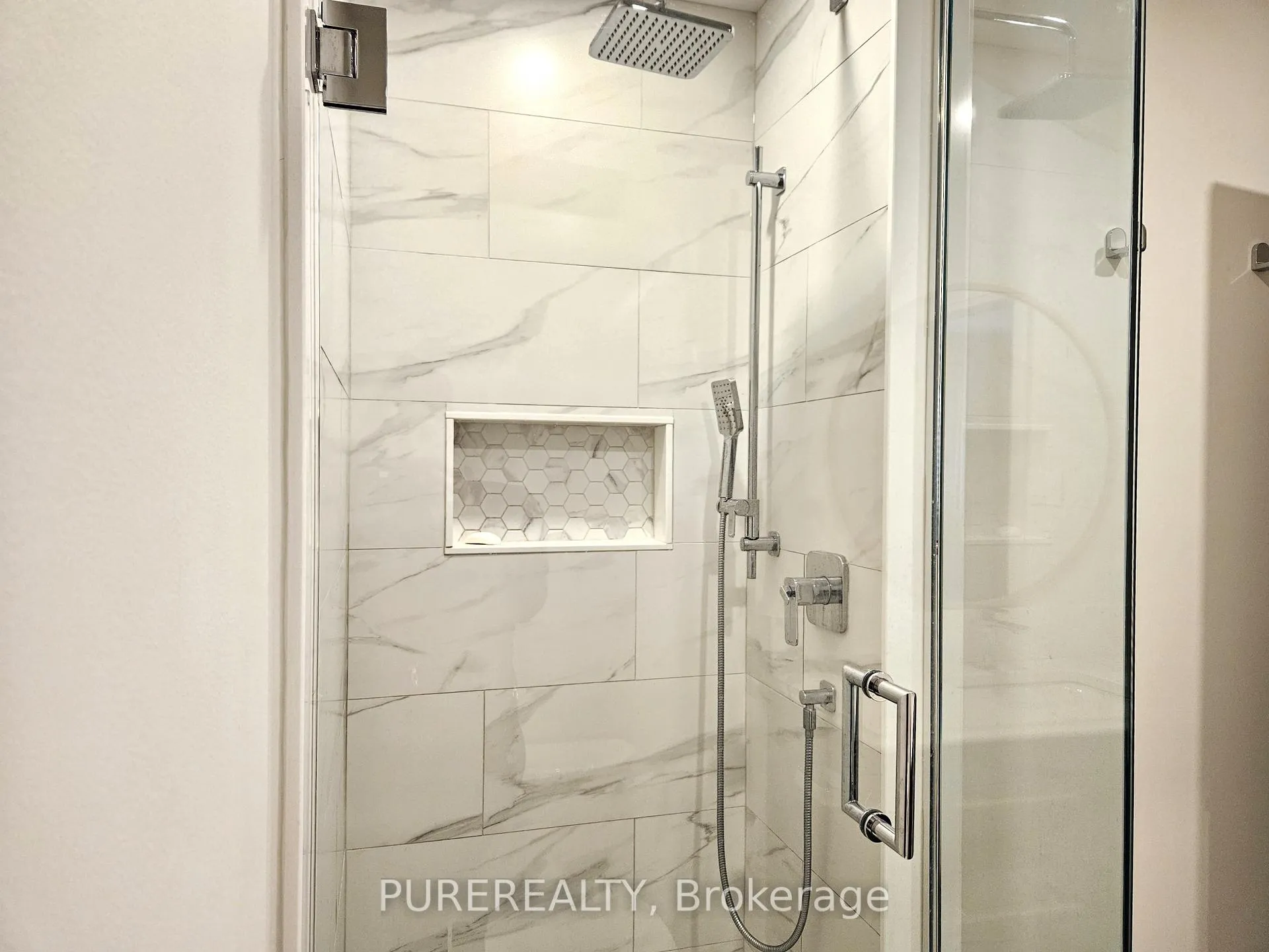 Photo 17 of 2 Aquasanta Crescent, Hamilton, Ryckmans — HOMEH