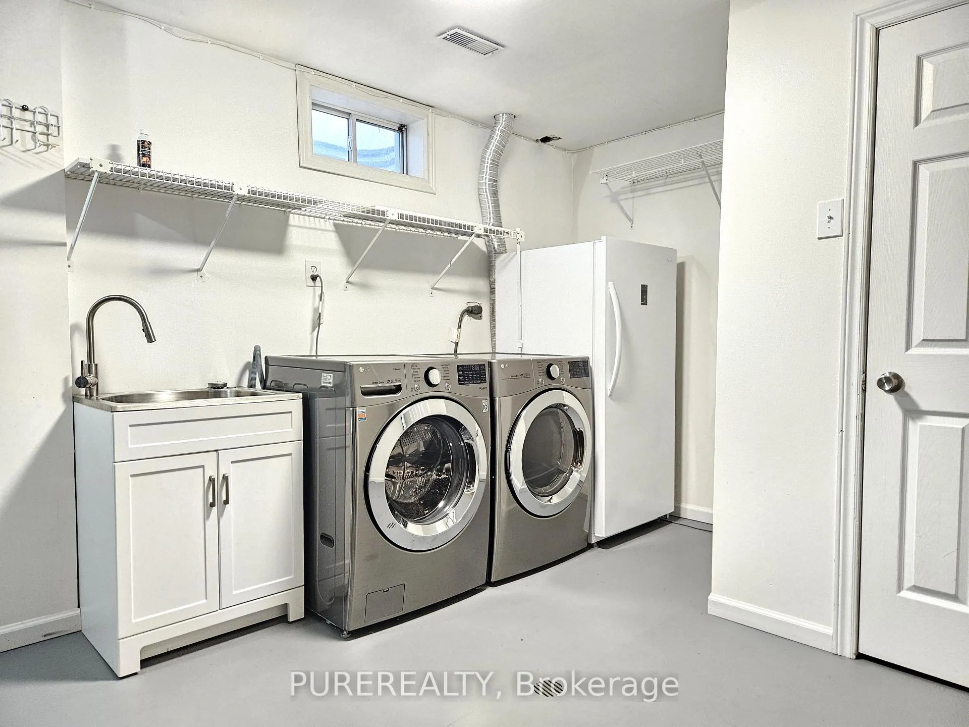 Photo 23 of 2 Aquasanta Crescent, Hamilton, Ryckmans — HOMEH