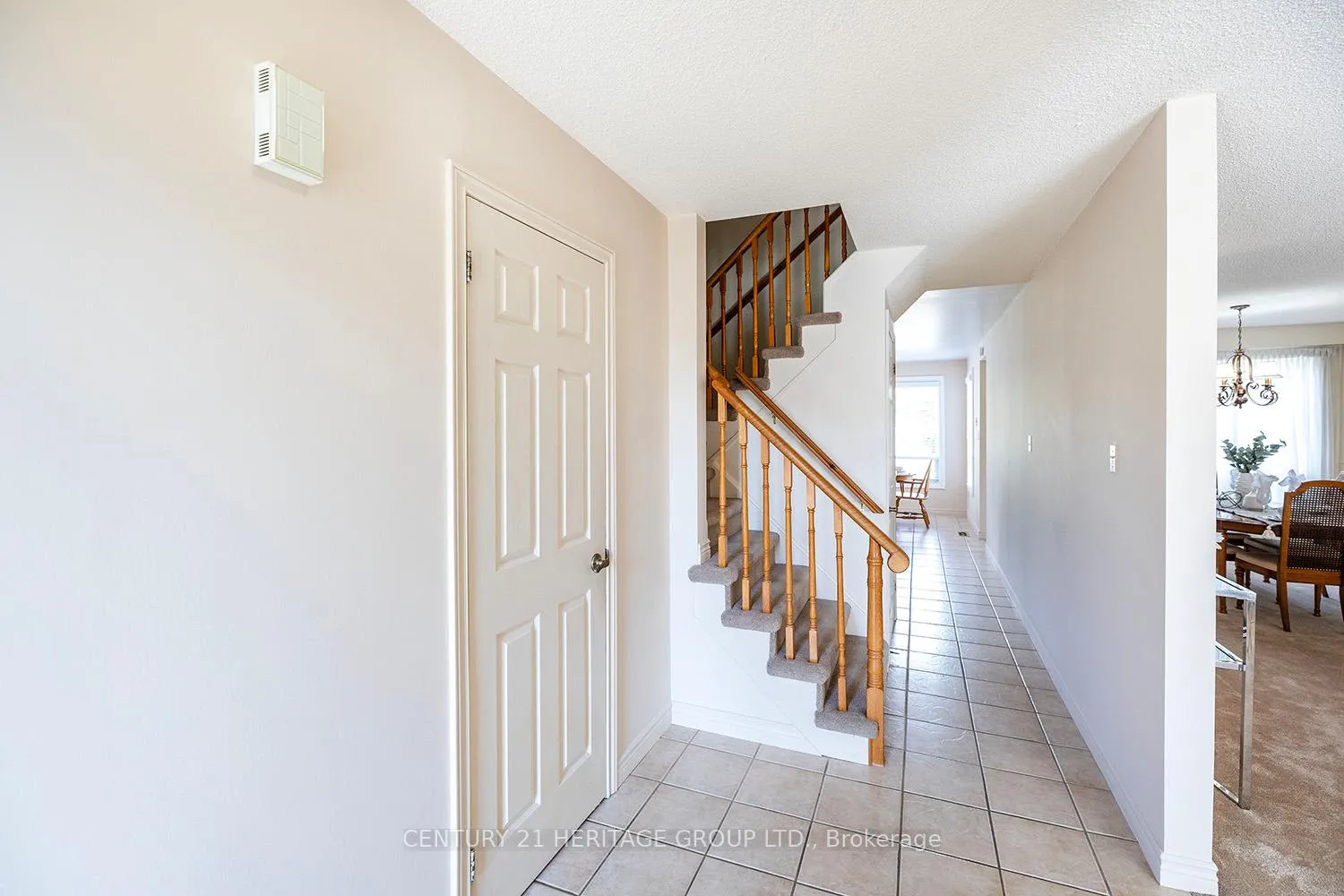 Photo 4 of 804 Mahina Street, Oshawa, McLaughlin — HOMEH