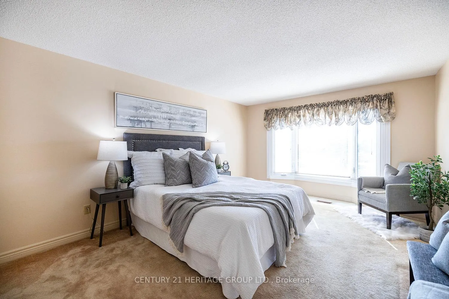 Photo 25 of 804 Mahina Street, Oshawa, McLaughlin — HOMEH