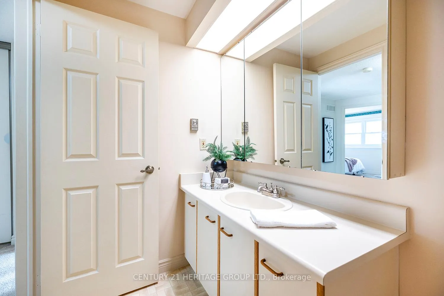 Photo 32 of 804 Mahina Street, Oshawa, McLaughlin — HOMEH