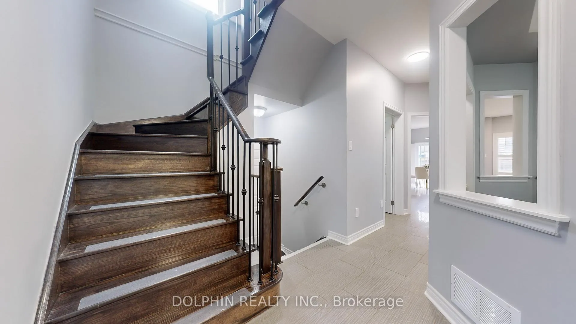 Photo 2 of 16 Mccourt Drive, Ajax, South East — HOMEH