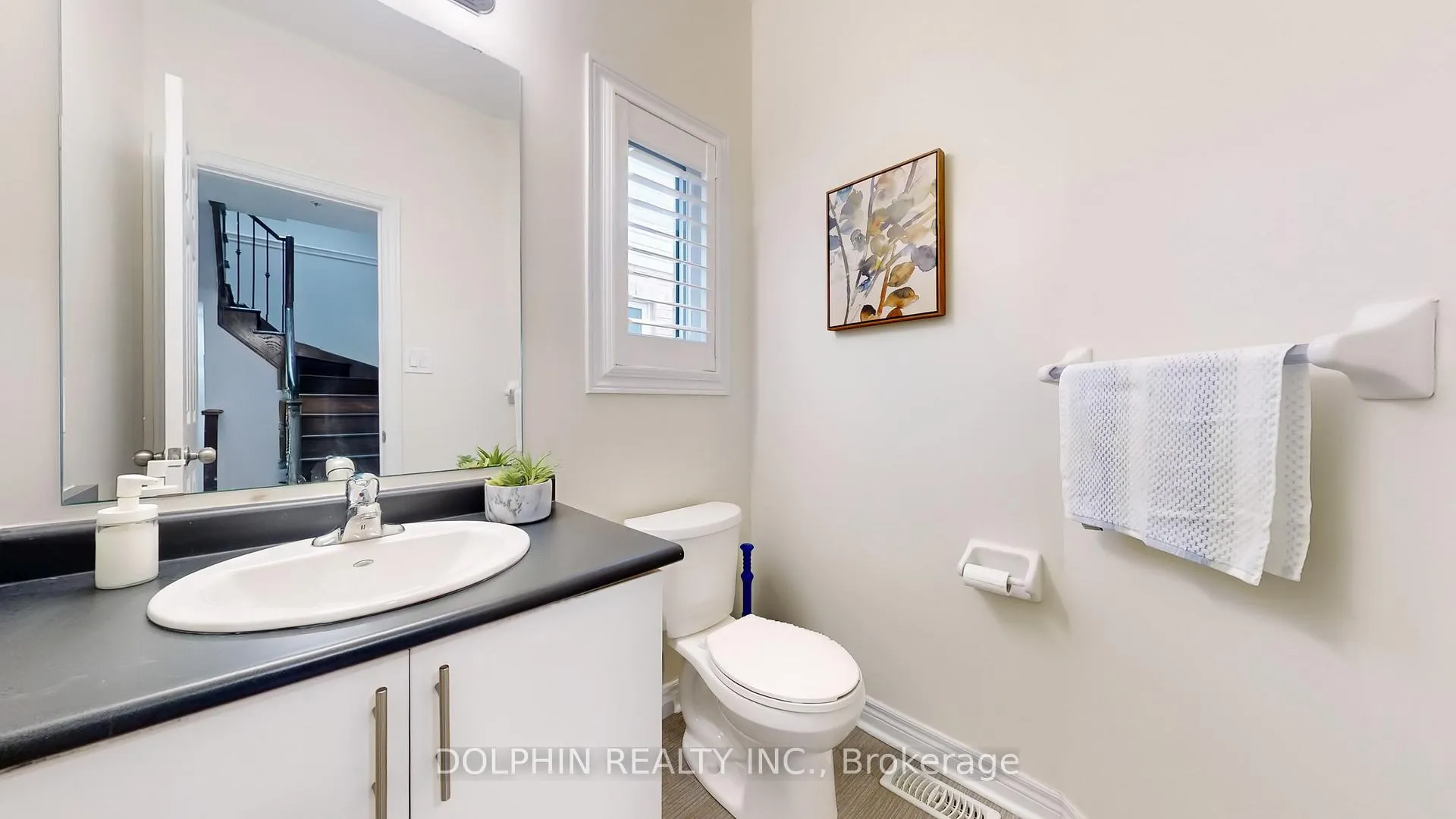 Photo 5 of 16 Mccourt Drive, Ajax, South East — HOMEH