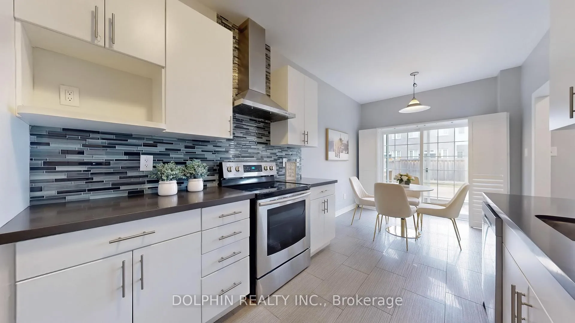 Photo 7 of 16 Mccourt Drive, Ajax, South East — HOMEH