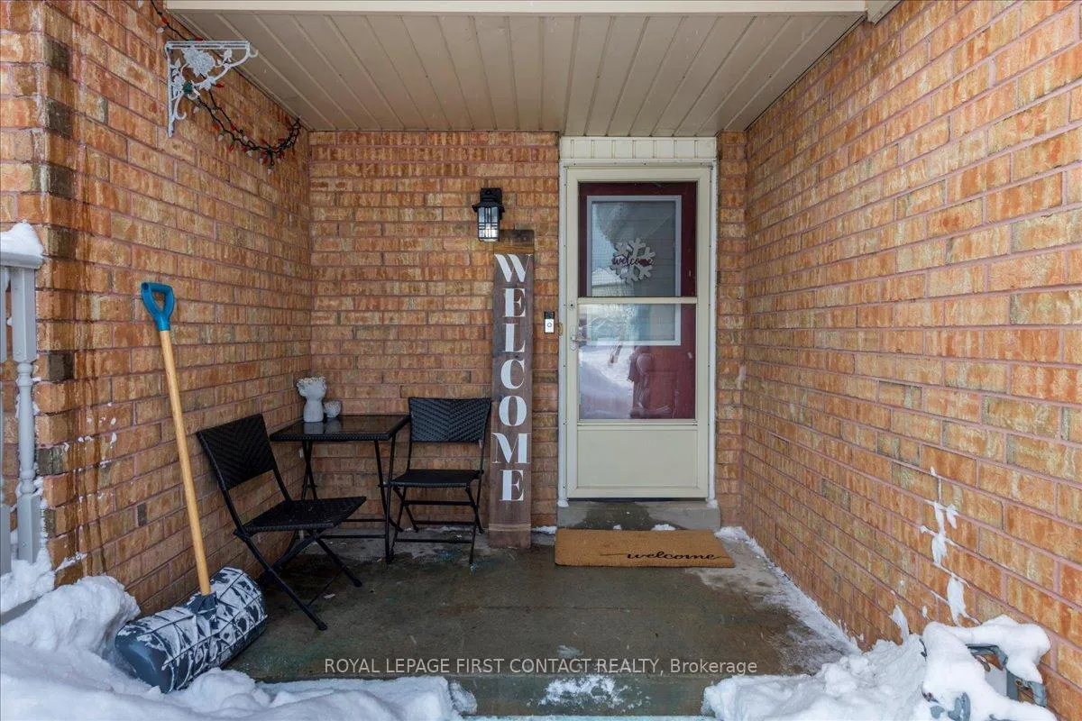 Photo 3 of 193 Pickett Crescent, Barrie, Painswick North — HOMEH