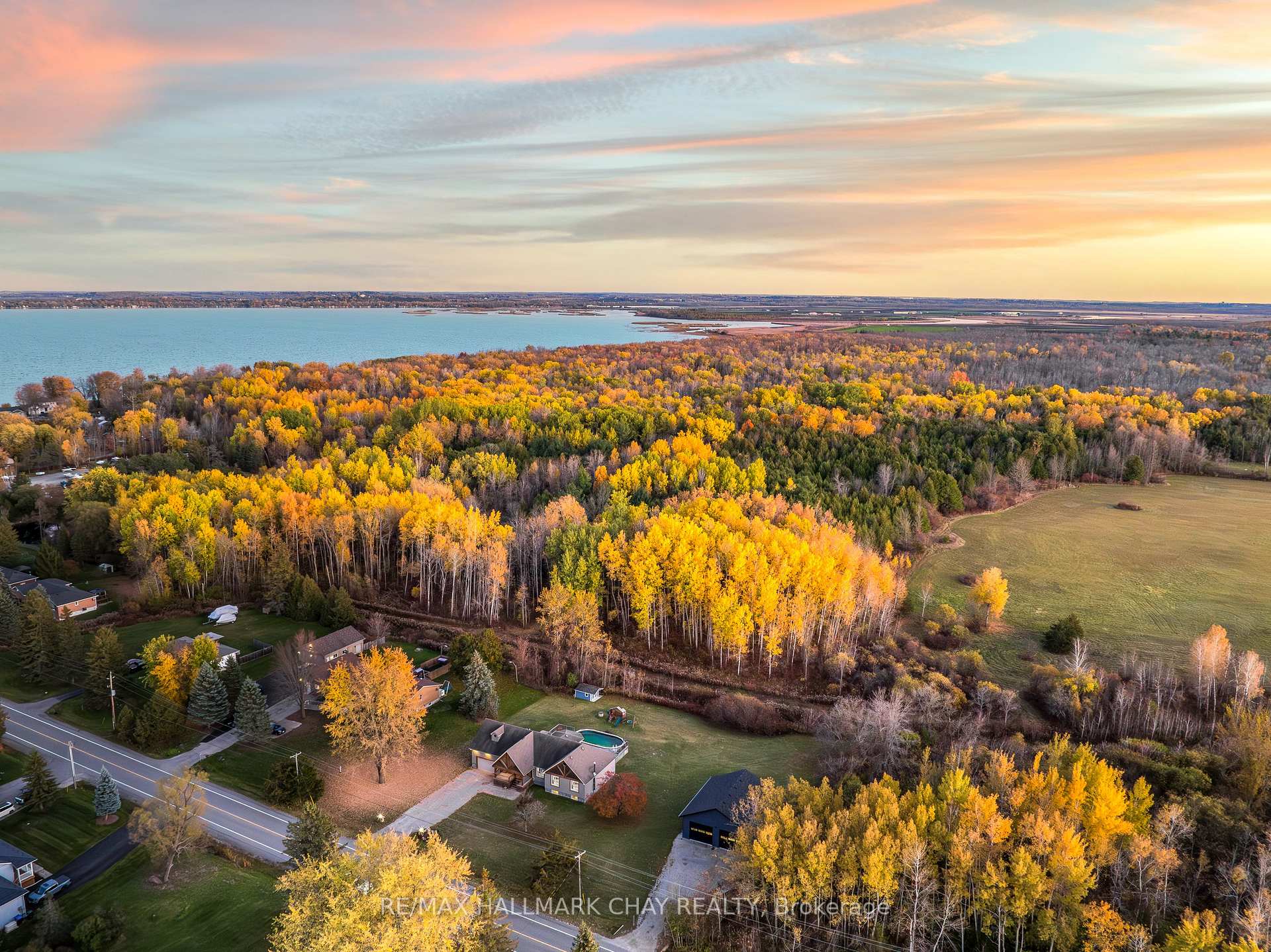 Photo 5 of 1259 Gilford Road, Innisfil, Gilford — HOMEH