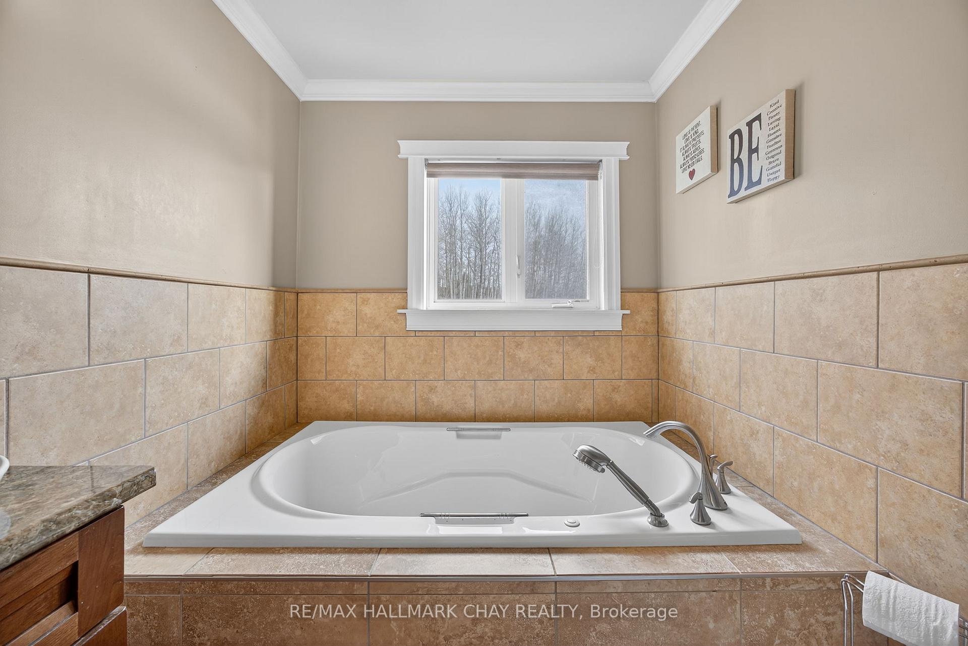 Photo 25 of 1259 Gilford Road, Innisfil, Gilford — HOMEH