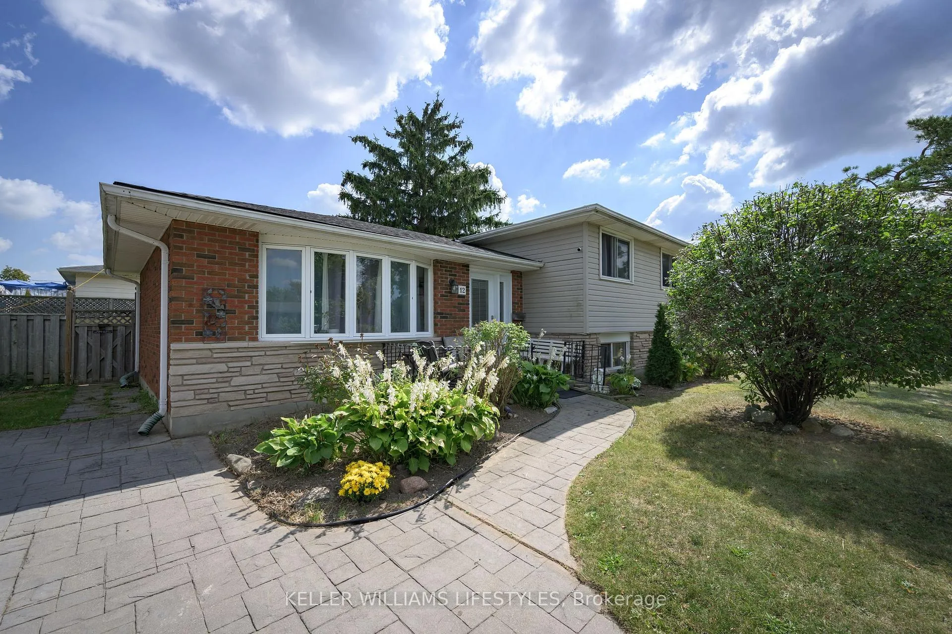 Photo 2 of 12 Stirling Crescent, St. Thomas — HOMEH