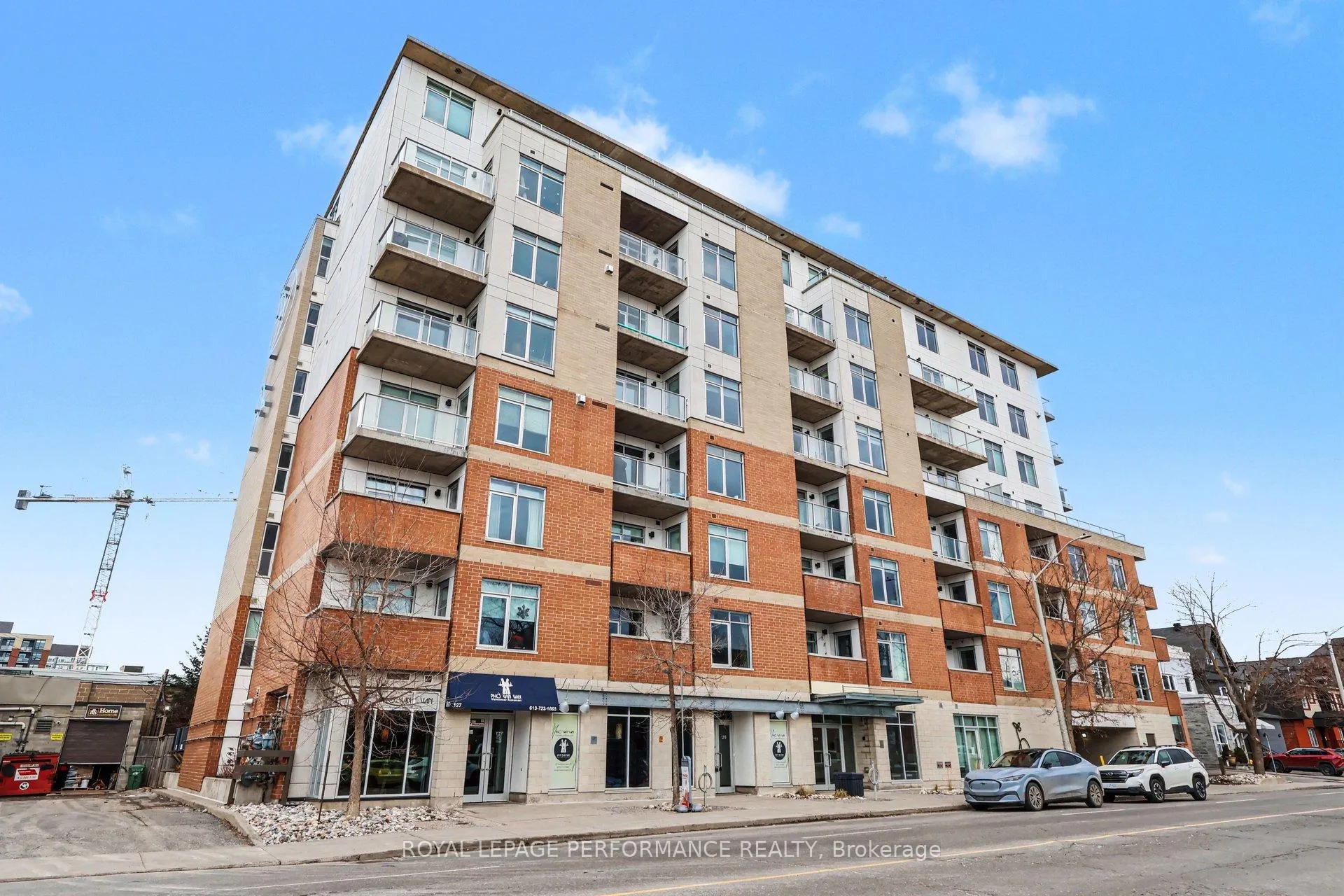 Front of Unit 405, 131 Holland Avenue
