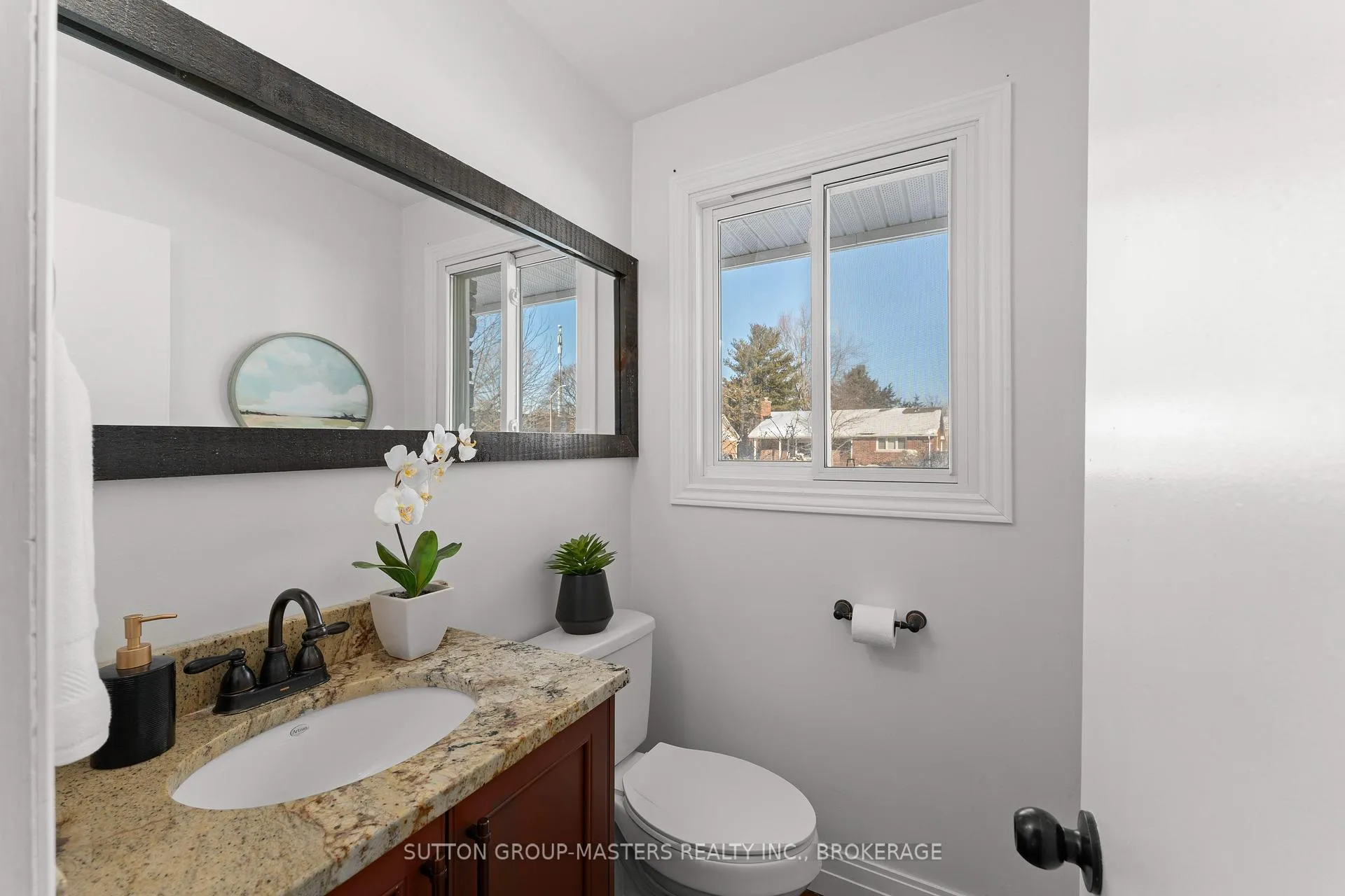 Photo 4 of 58 Cliff Crescent, Kingston, Central City West — HOMEH