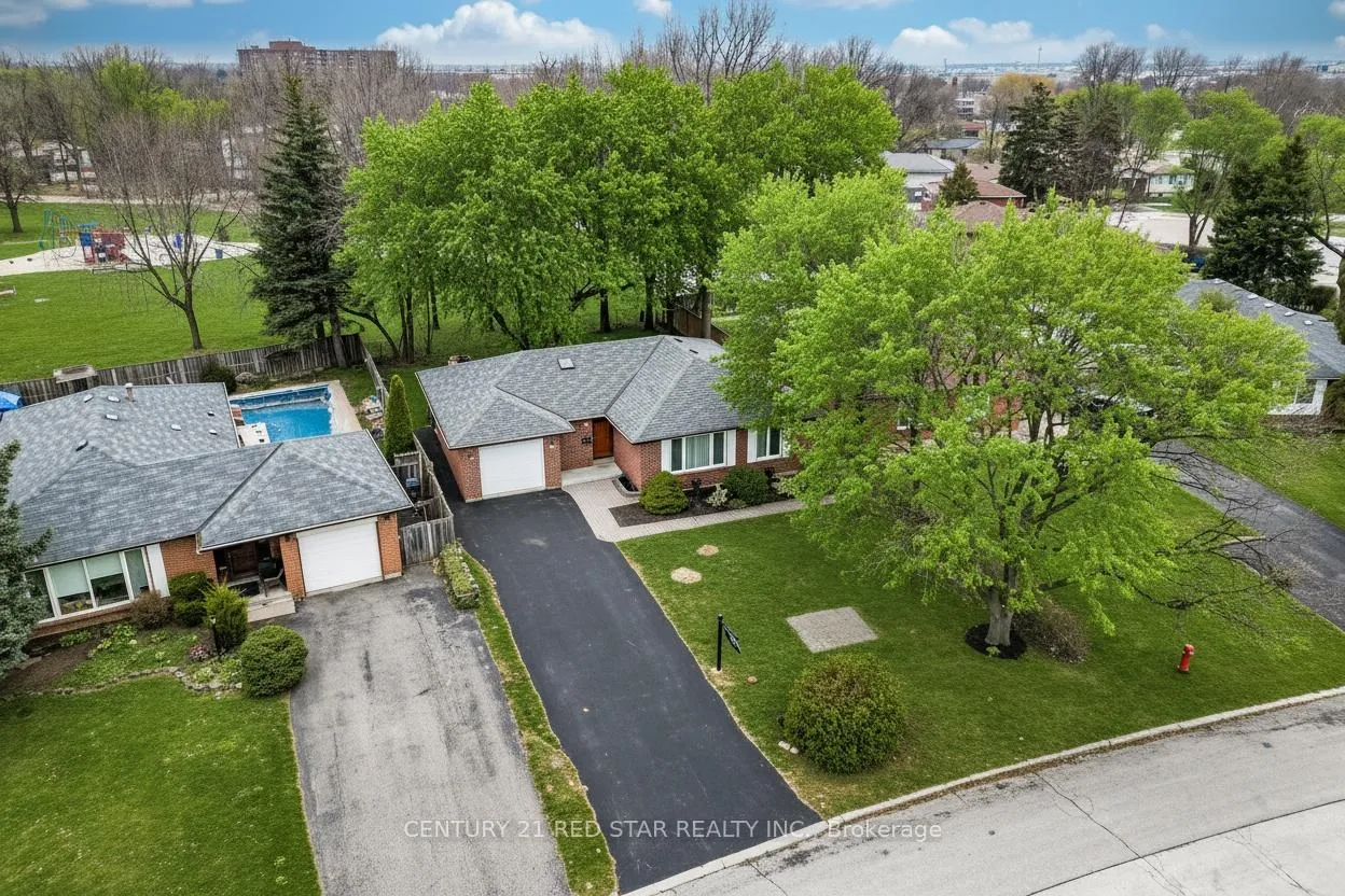 Photo 1 of 25 Devonshire Drive, Brampton, Southgate — HOMEH