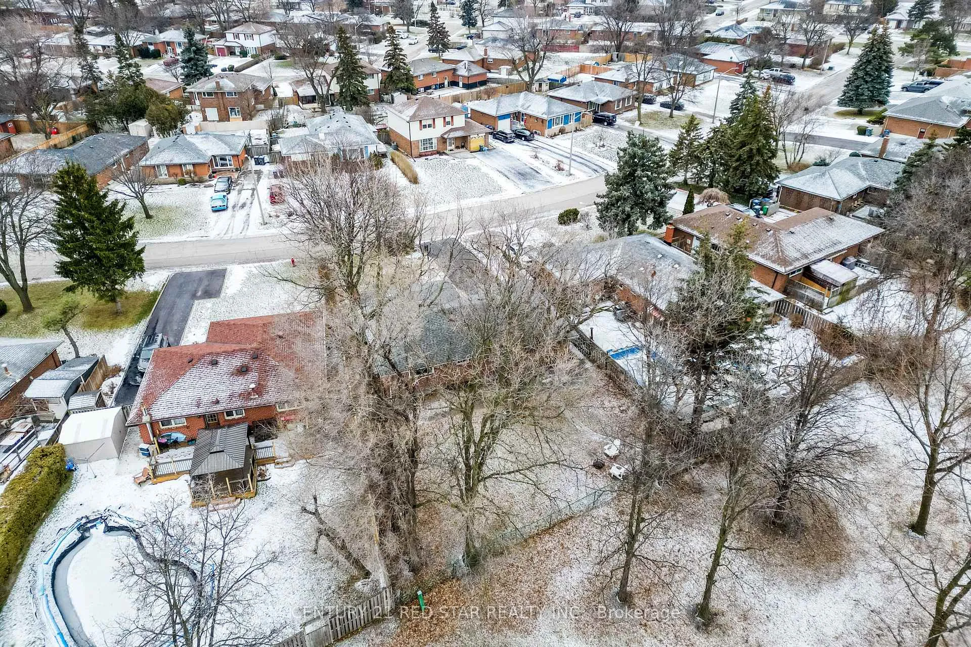 Photo 39 of 25 Devonshire Drive, Brampton, Southgate — HOMEH