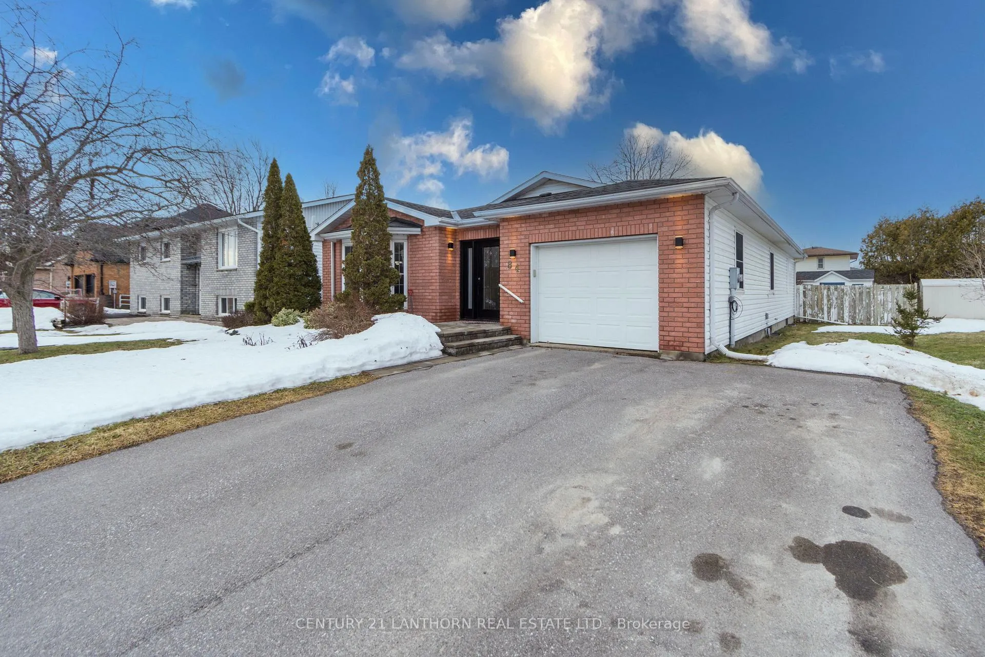 Photo 2 of 84 Westwind Crescent, Prince Edward County, Wellington Ward — HOMEH