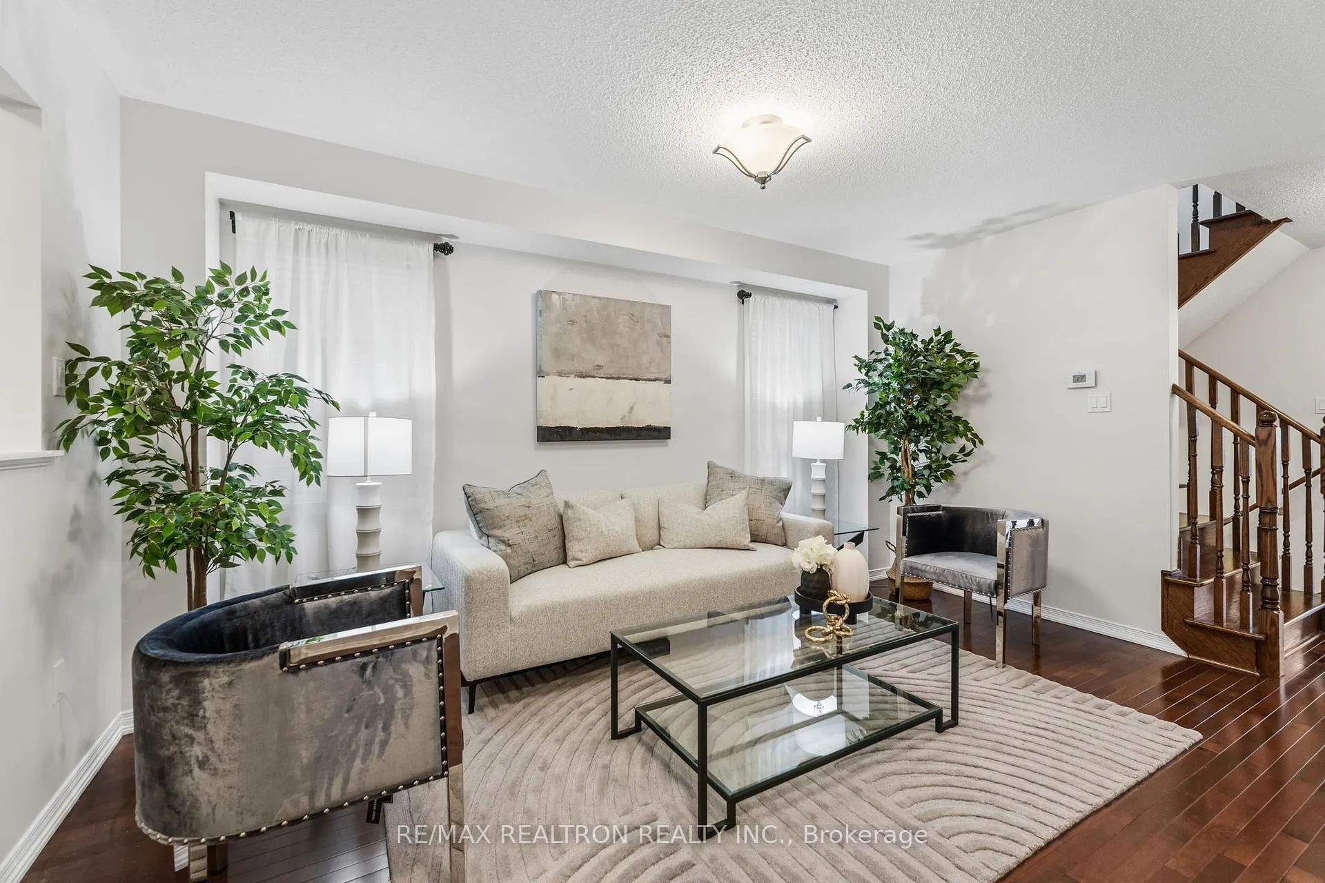 Photo 4 of 41 Wallwark Street, Aurora, Bayview Northeast — HOMEH