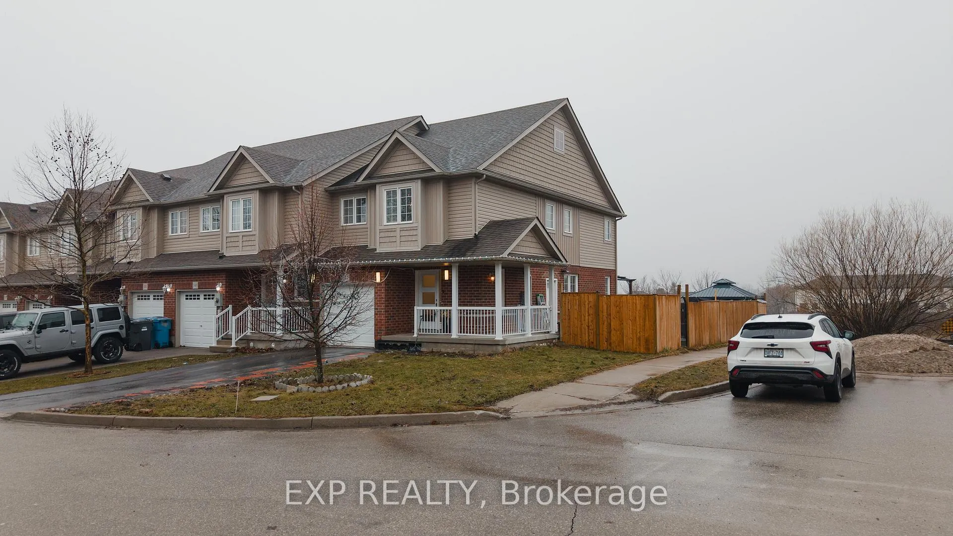 Photo 4 of Unit 9, 147 Kemp Crescent, Guelph, Grange Road — HOMEH