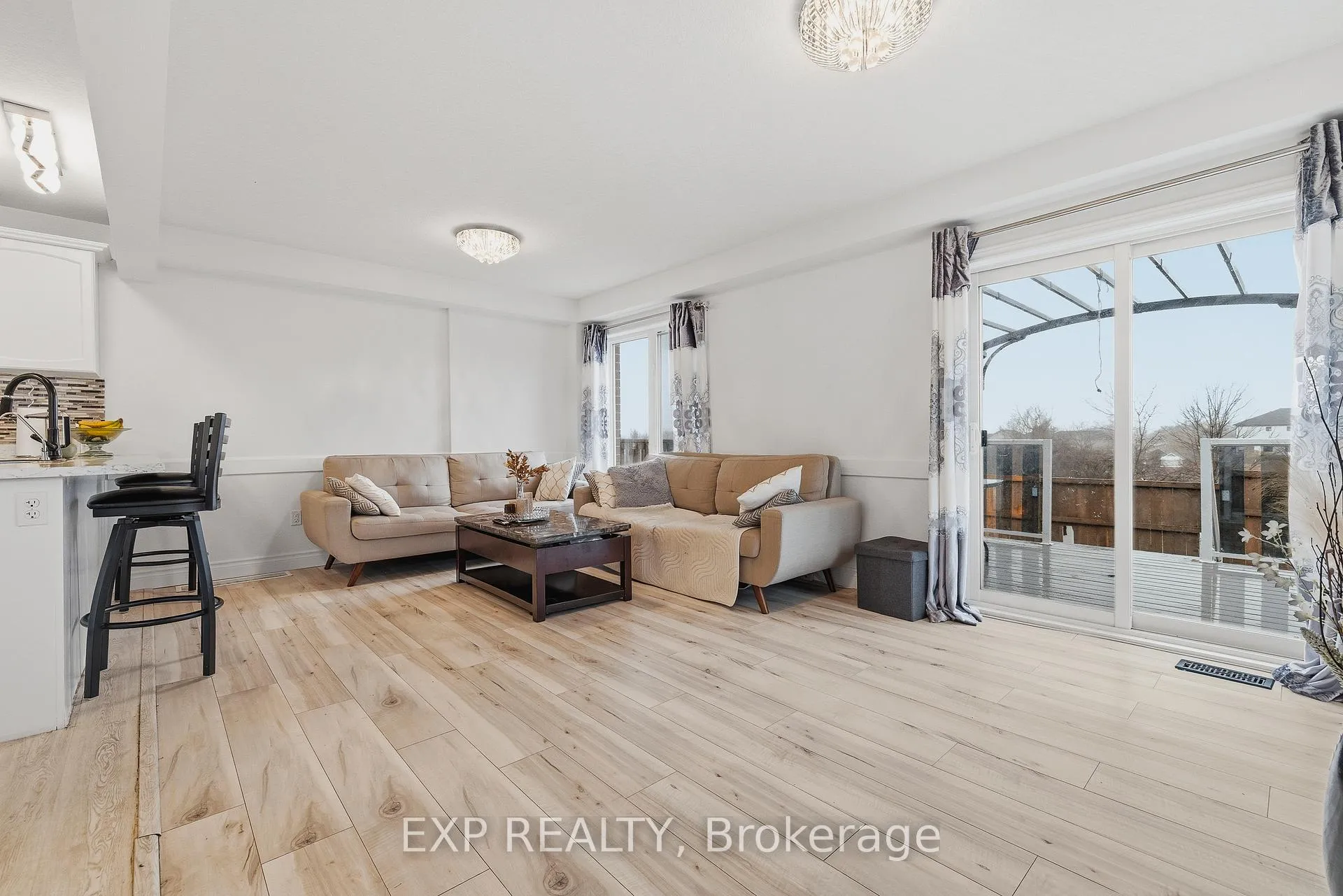 Photo 7 of Unit 9, 147 Kemp Crescent, Guelph, Grange Road — HOMEH