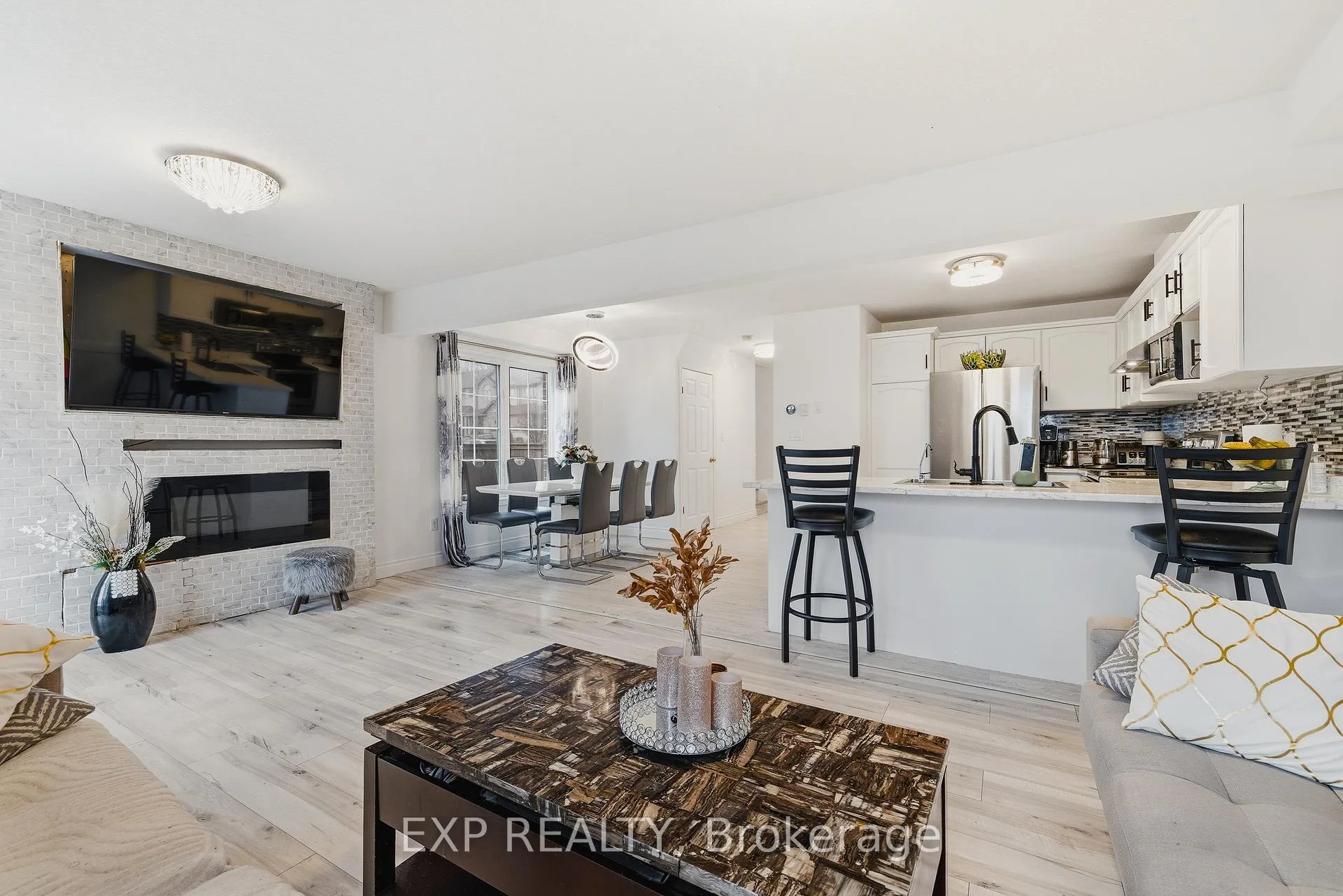 Photo 8 of Unit 9, 147 Kemp Crescent, Guelph, Grange Road — HOMEH