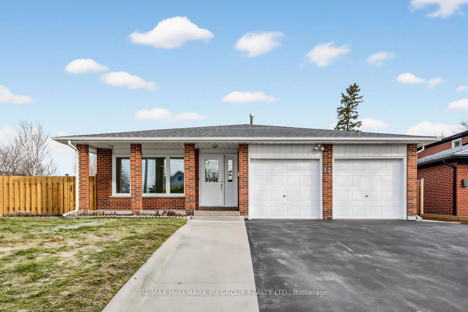 Photo 1 of 12 Pleasant View Drive, North York, Pleasant View — HOMEH
